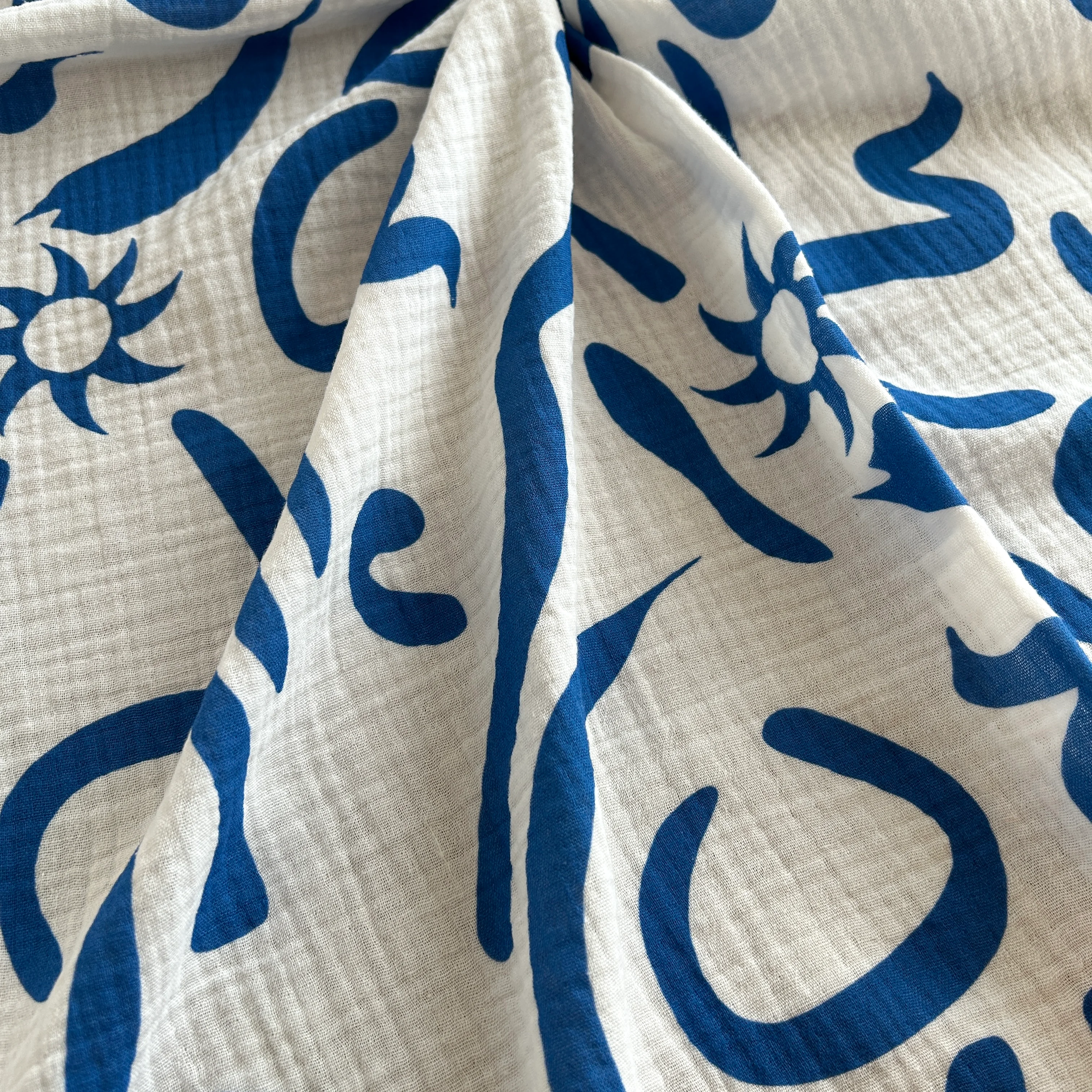 Soyut Desenli Çift Kat Pamuk Müslin Kumaş / DRY 164