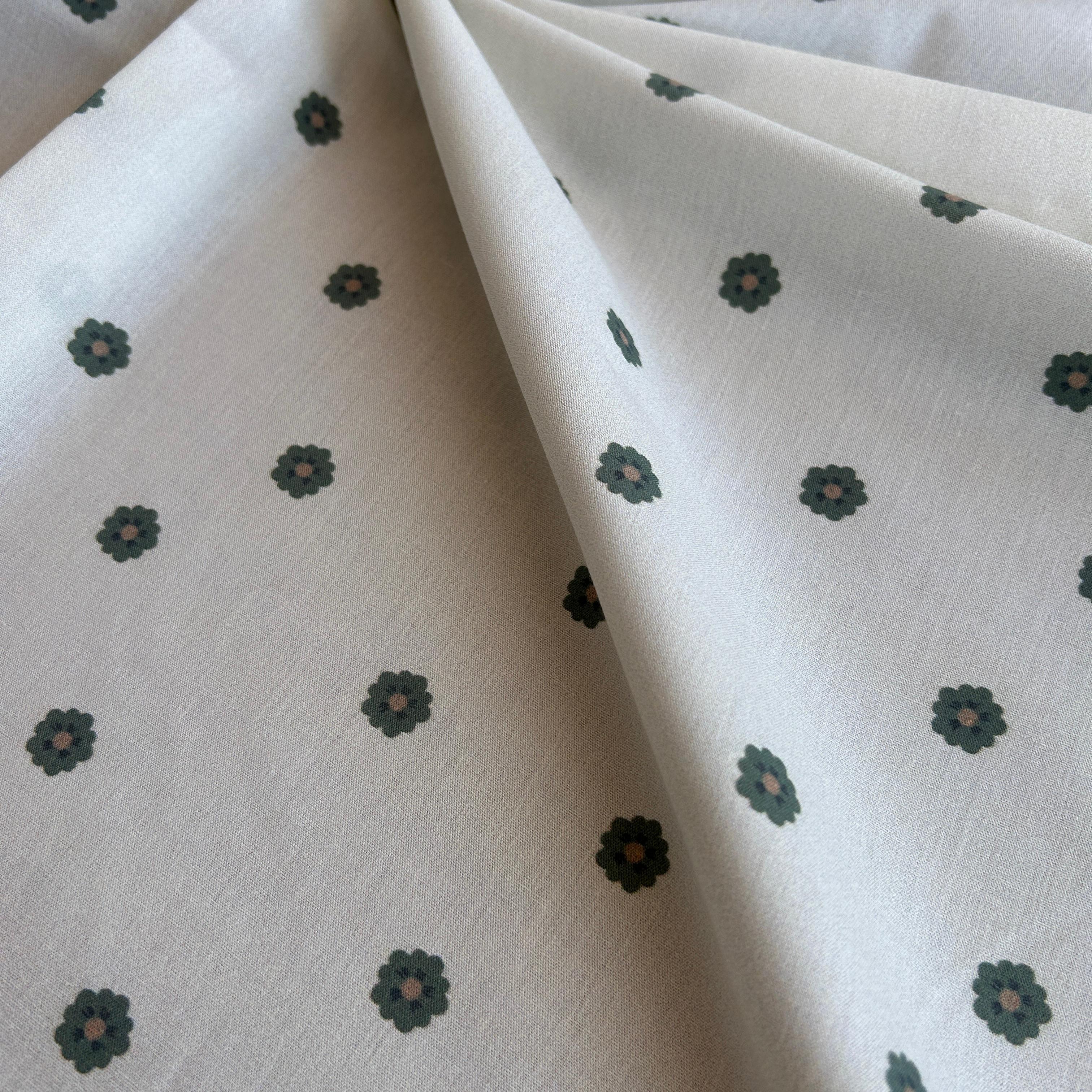 Crisp Floral Print Cotton Poplin Fabric / DRY 140 
