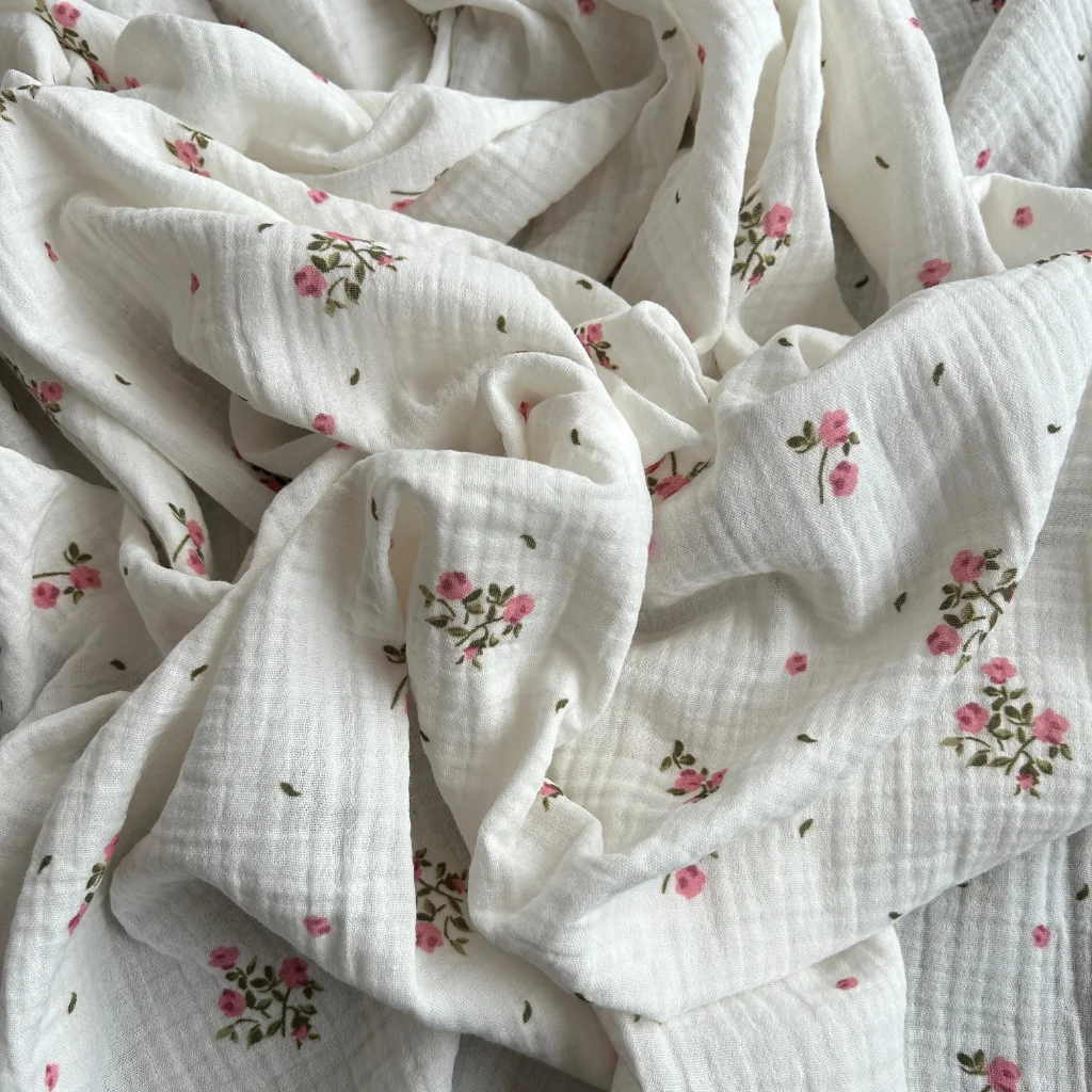 Toptan Müslin Kumaş / Çıtır Çiçek Desenli / DRY - 142 - Ekru