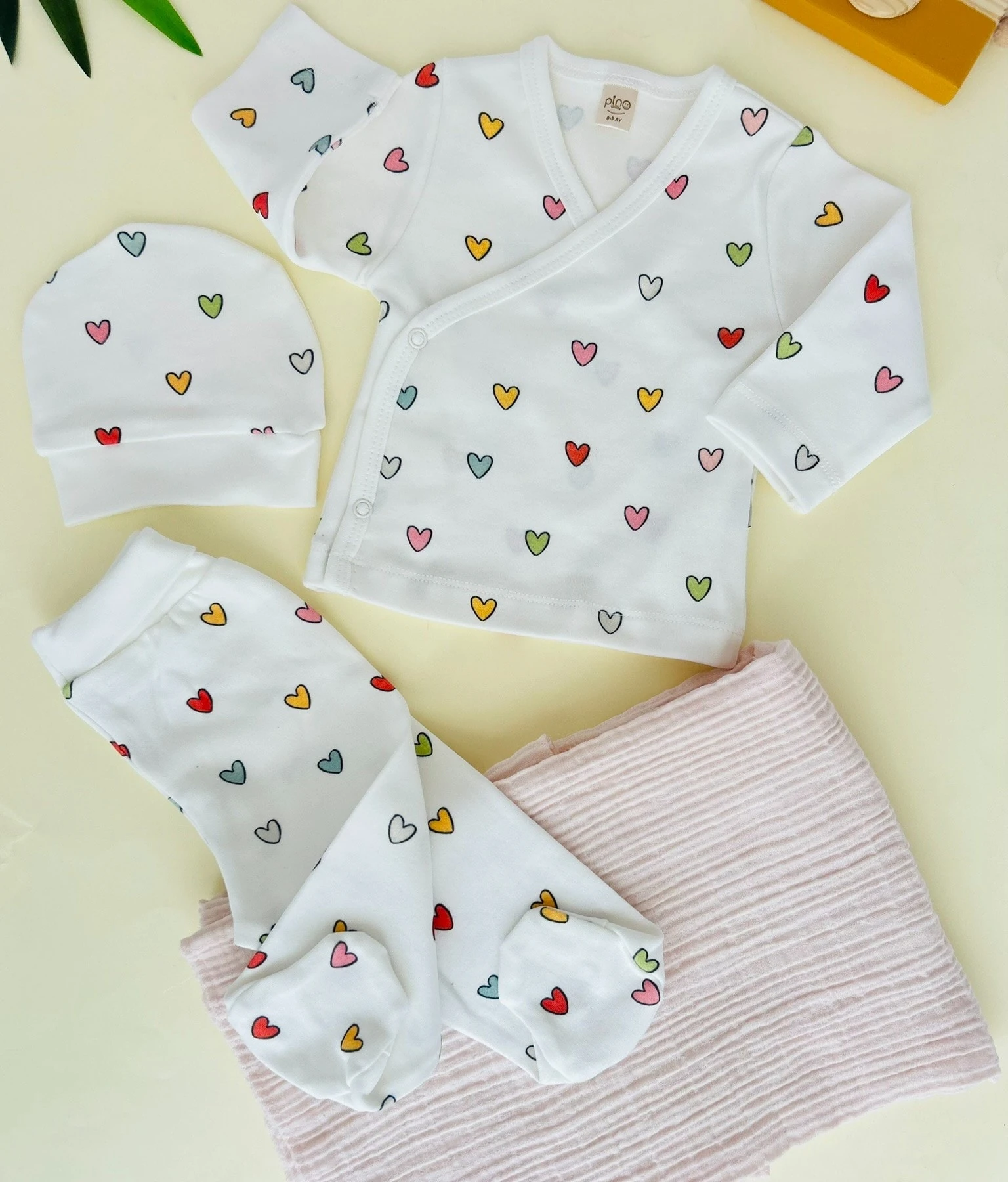 Kız Bebek Alt Üst Takım 4'lü Set | Kalp Desenli | Yenidoğan & Bebek Giyim