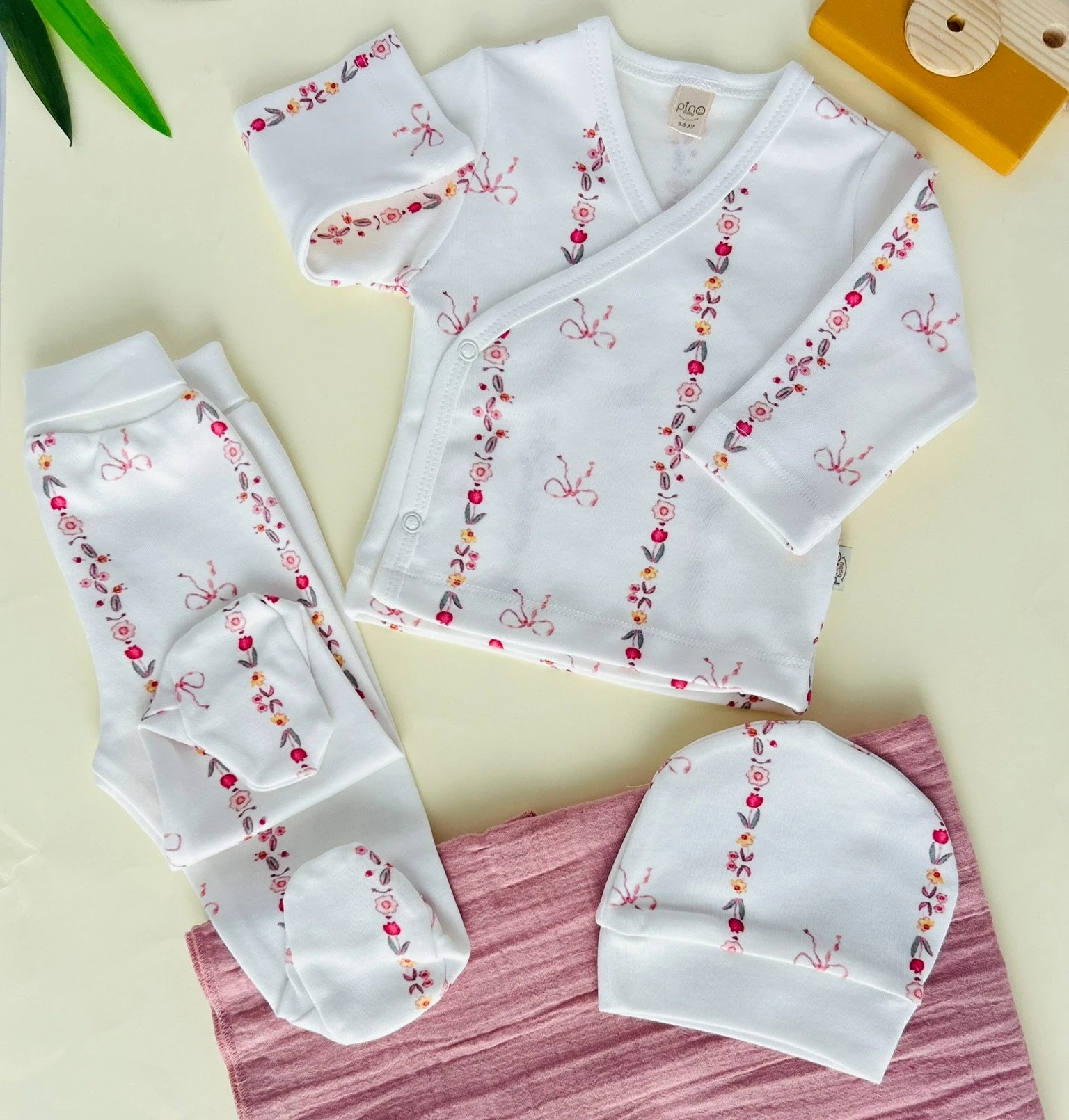 Kız Bebek Alt Üst Takım 4'lü Set | Çiçek Desenli | Yenidoğan & Bebek Giyim