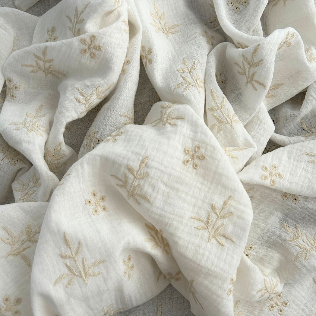 Nakışlı Çift Kat Müslin Kumaş / Çiçek Desenli / DRY 3002 - Ekru