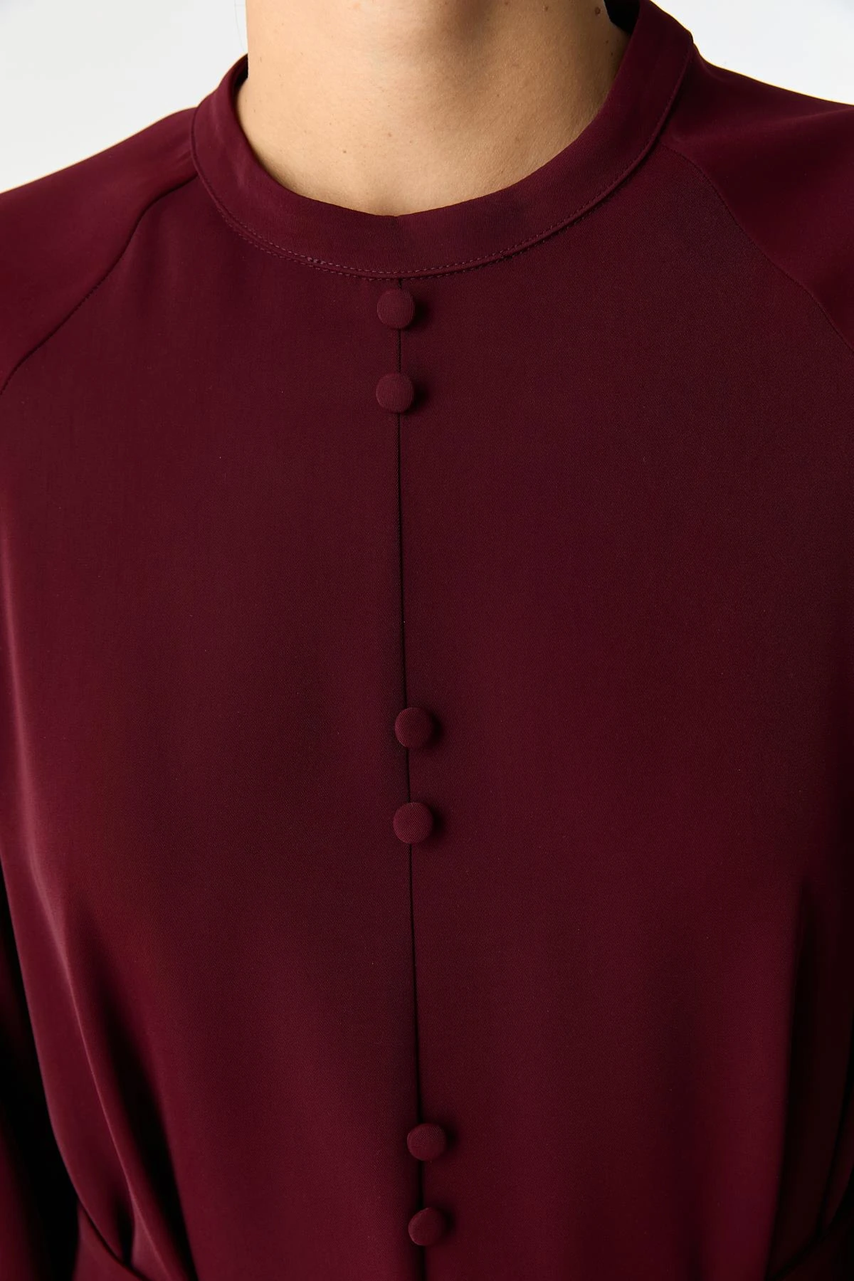 Önü Düğmeli Dökümlü Elbise