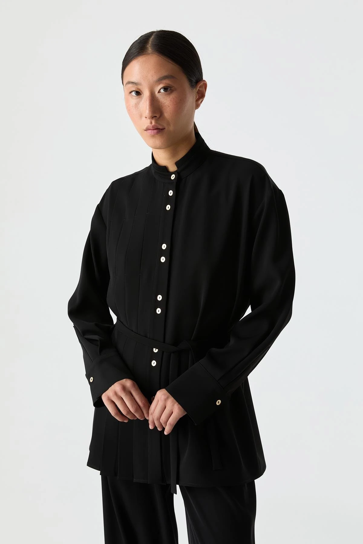 Pilise Detaylı Dökümlü Gömlek