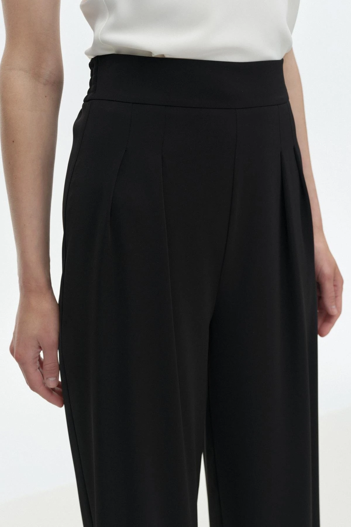 Çift Pilili Dökümlü Pantolon