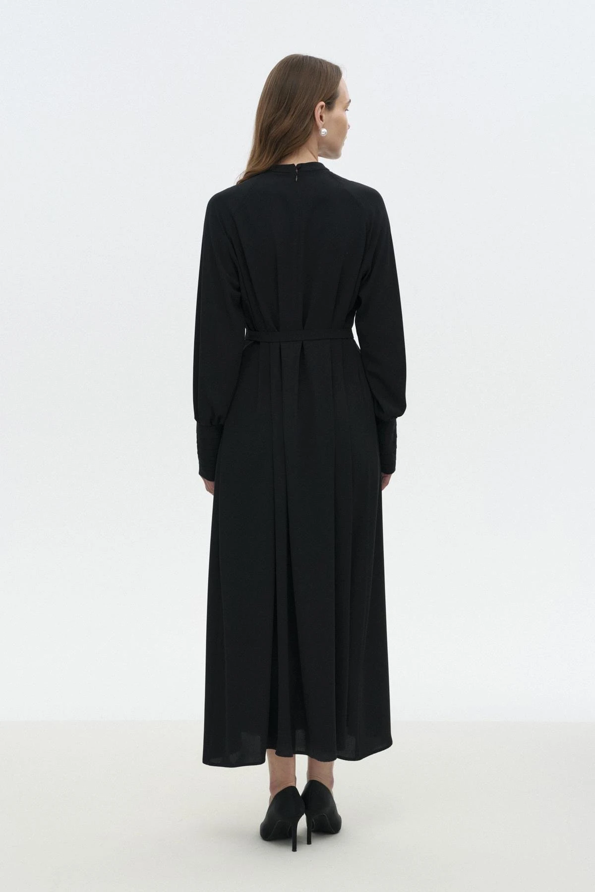 Önü Düğmeli Dökümlü Elbise