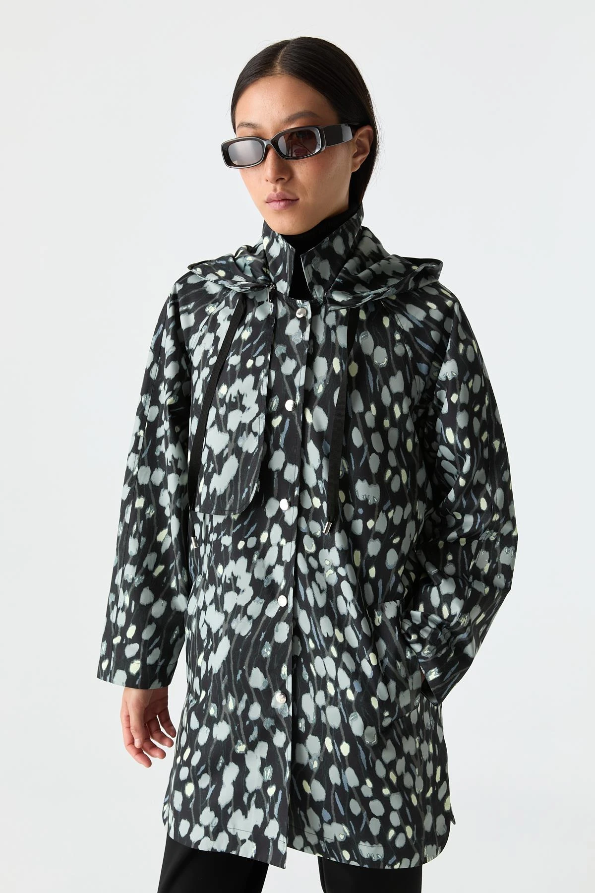 Desenli Kapüşonlu Yağmurluk