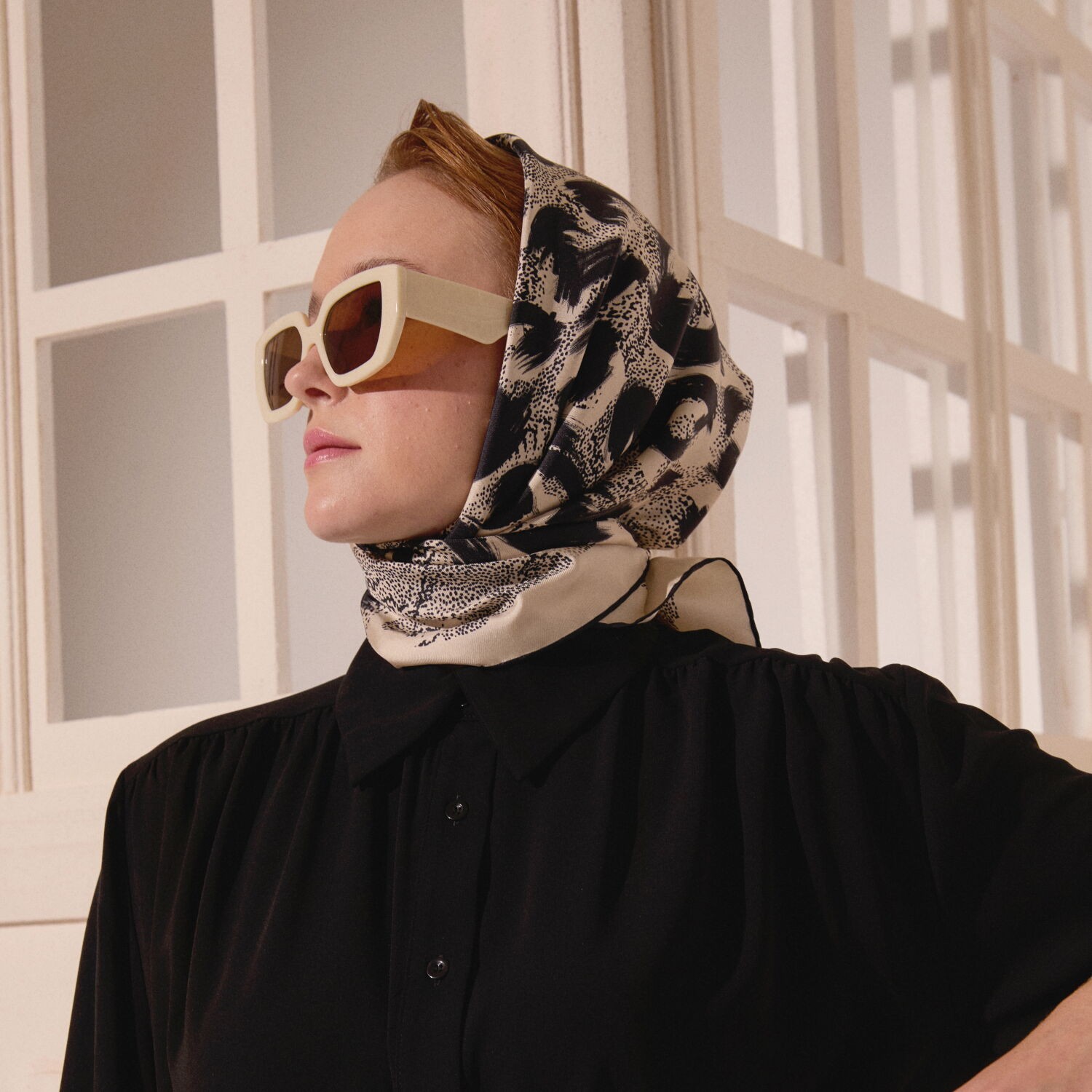 Krem Leopar Desenli Twill İpek Eşarp