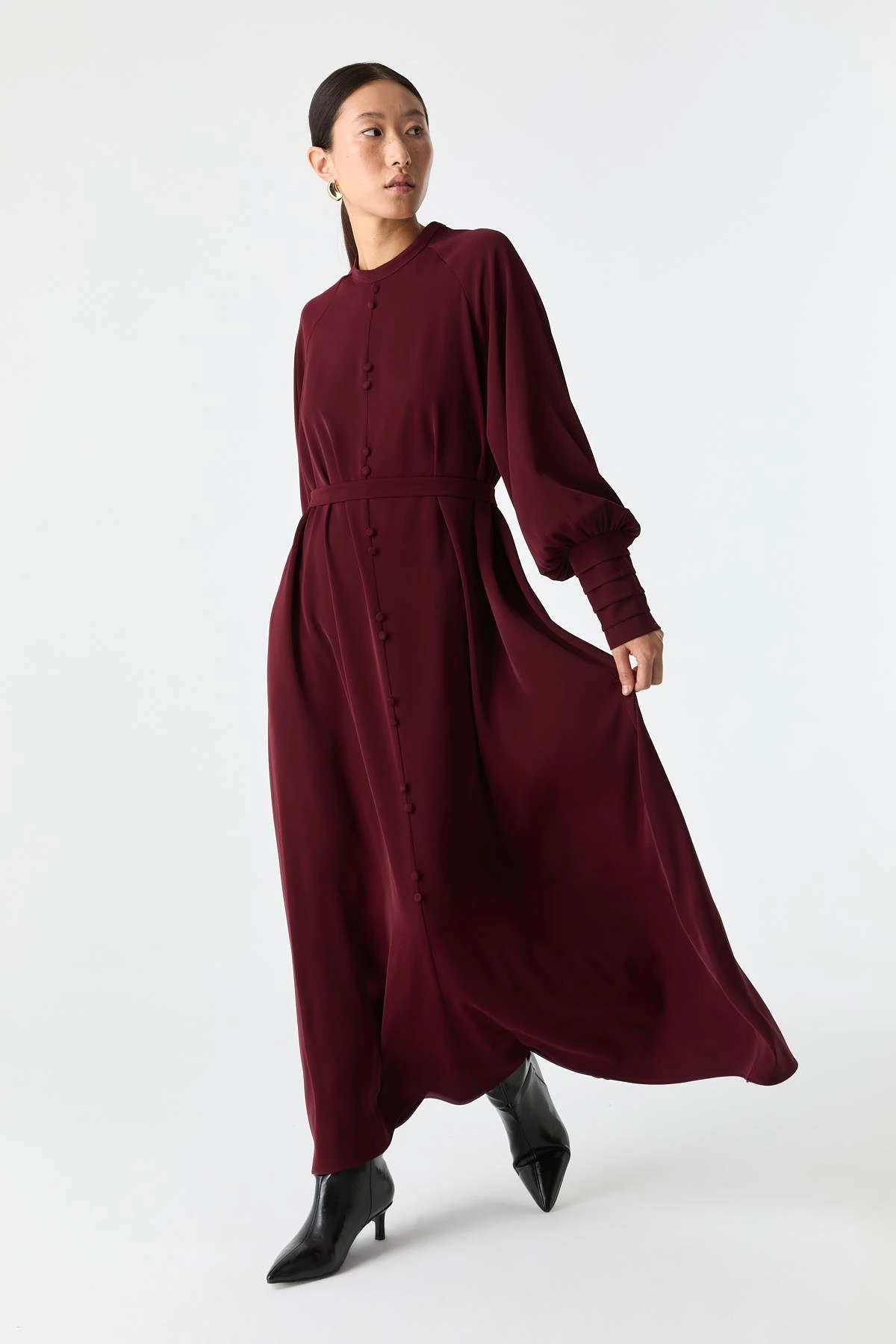 Önü Düğmeli Dökümlü Elbise