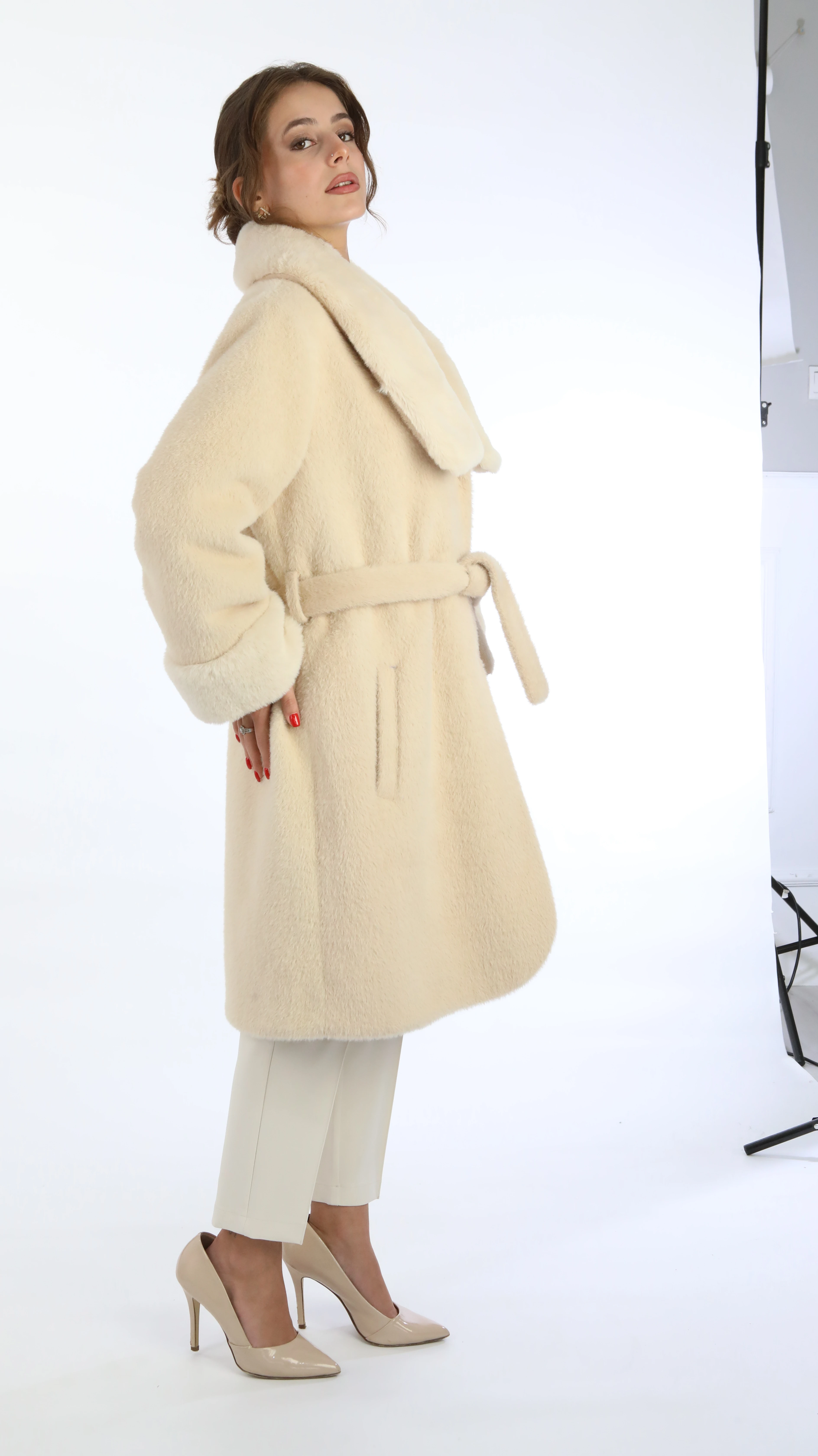 İthal Angora Diz Üstü Manto 