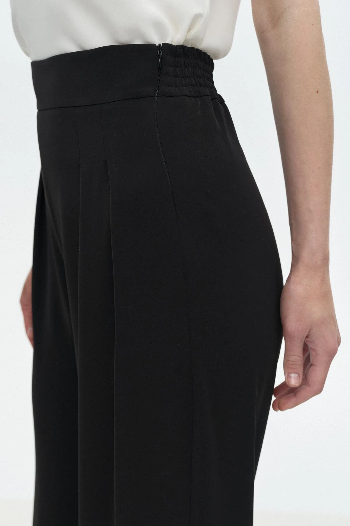 Çift Pilili Dökümlü Pantolon