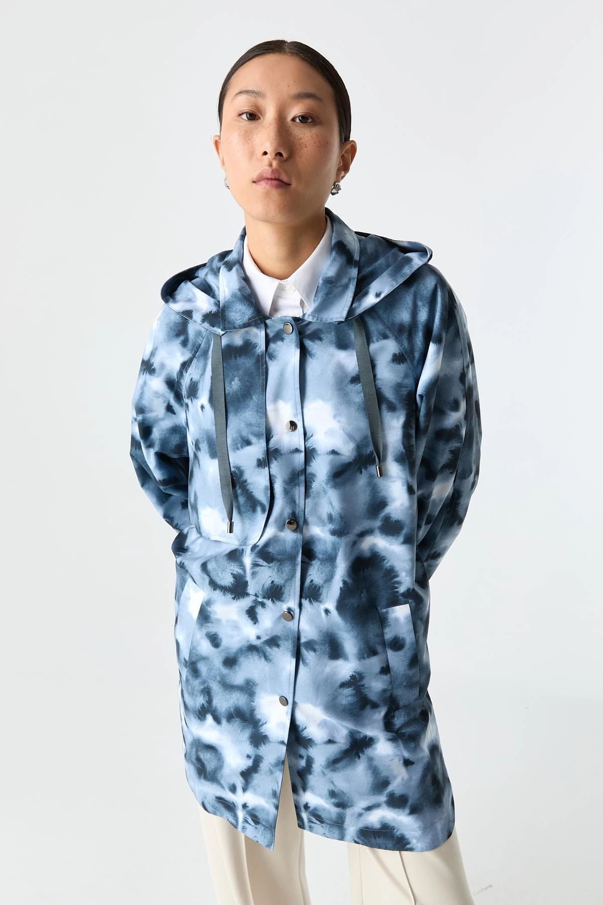 Desenli Kapüşonlu Yağmurluk