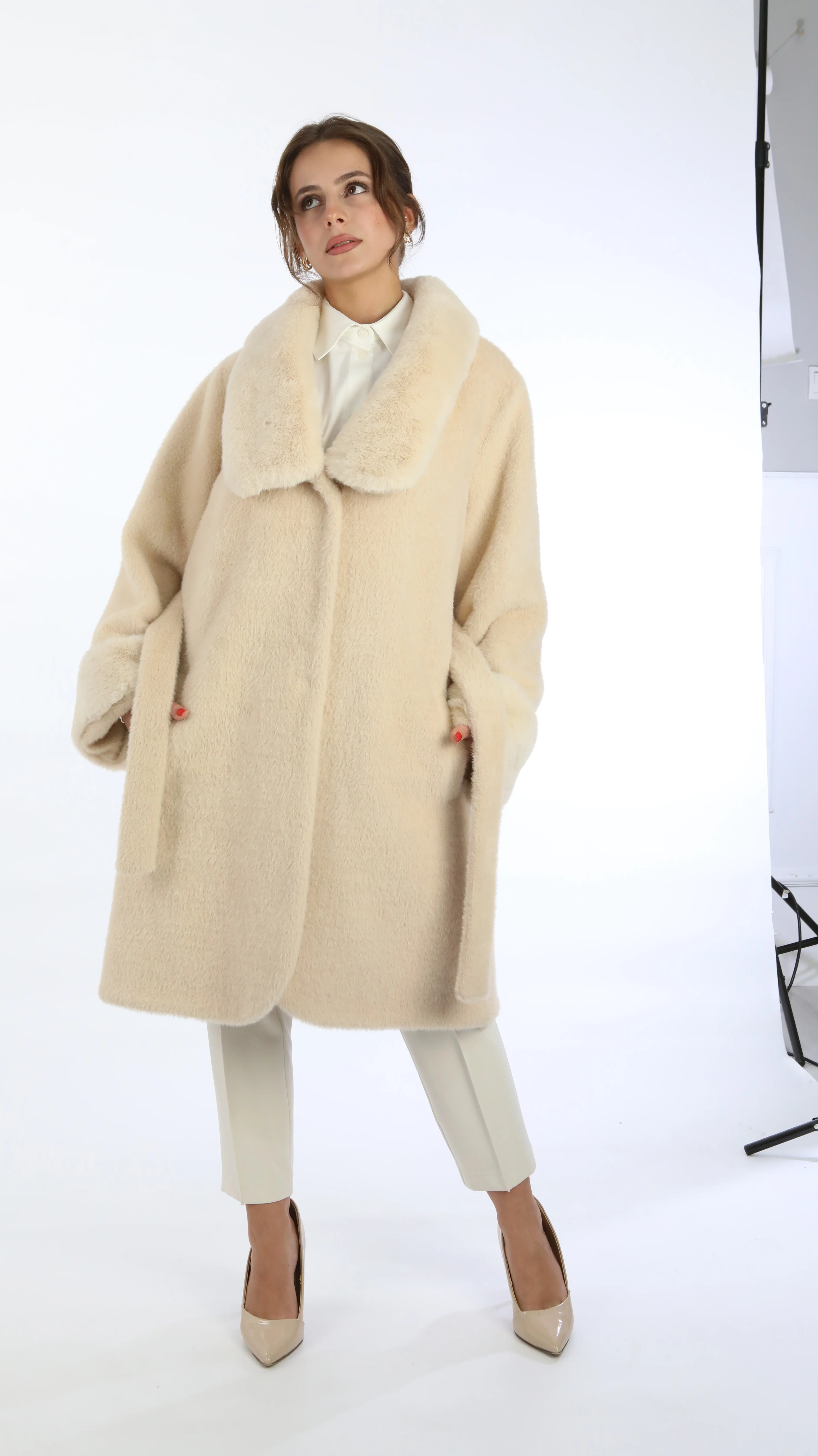 İthal Angora Diz Üstü Manto 