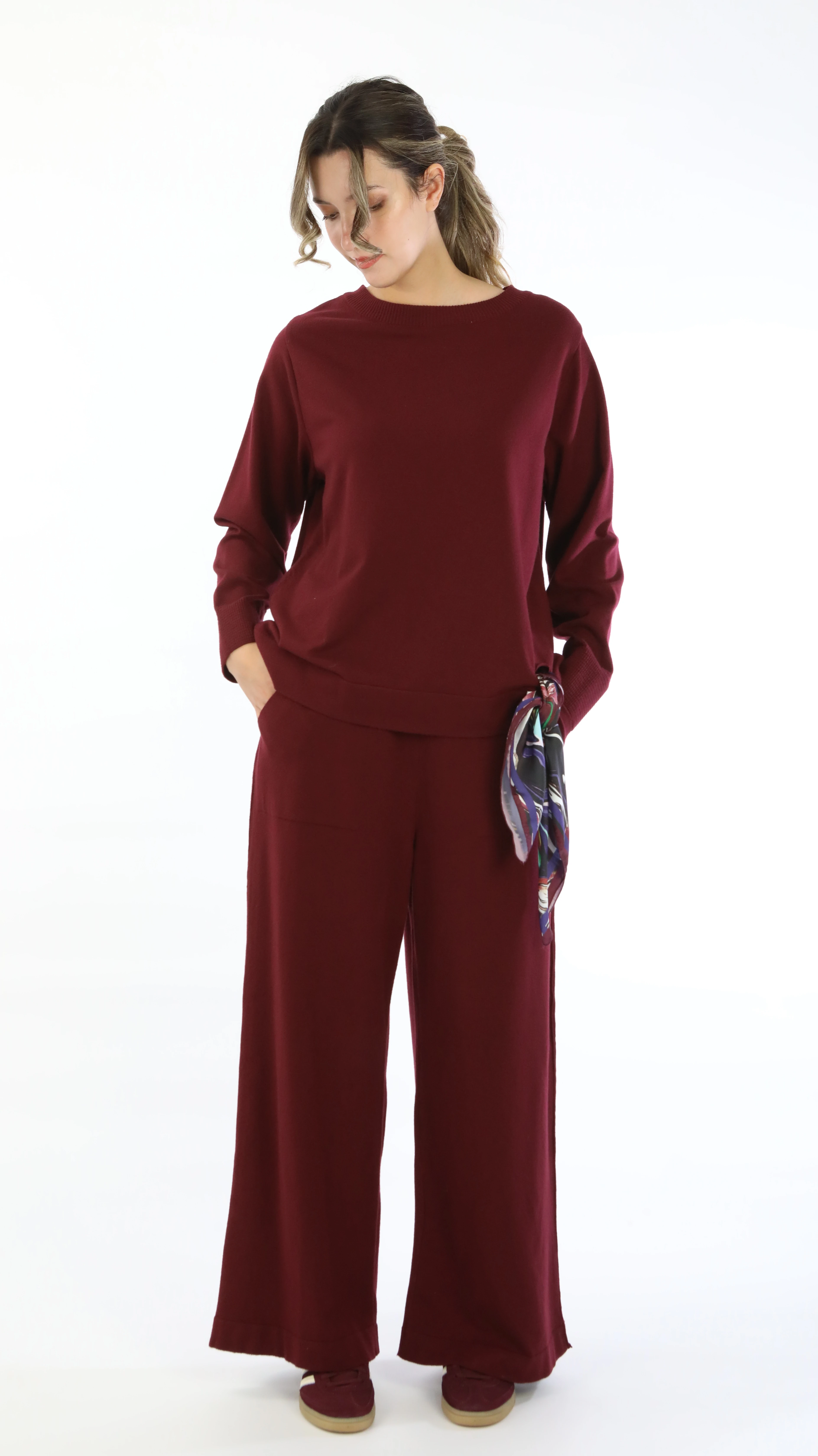 Eşarp Detaylı Triko Takım