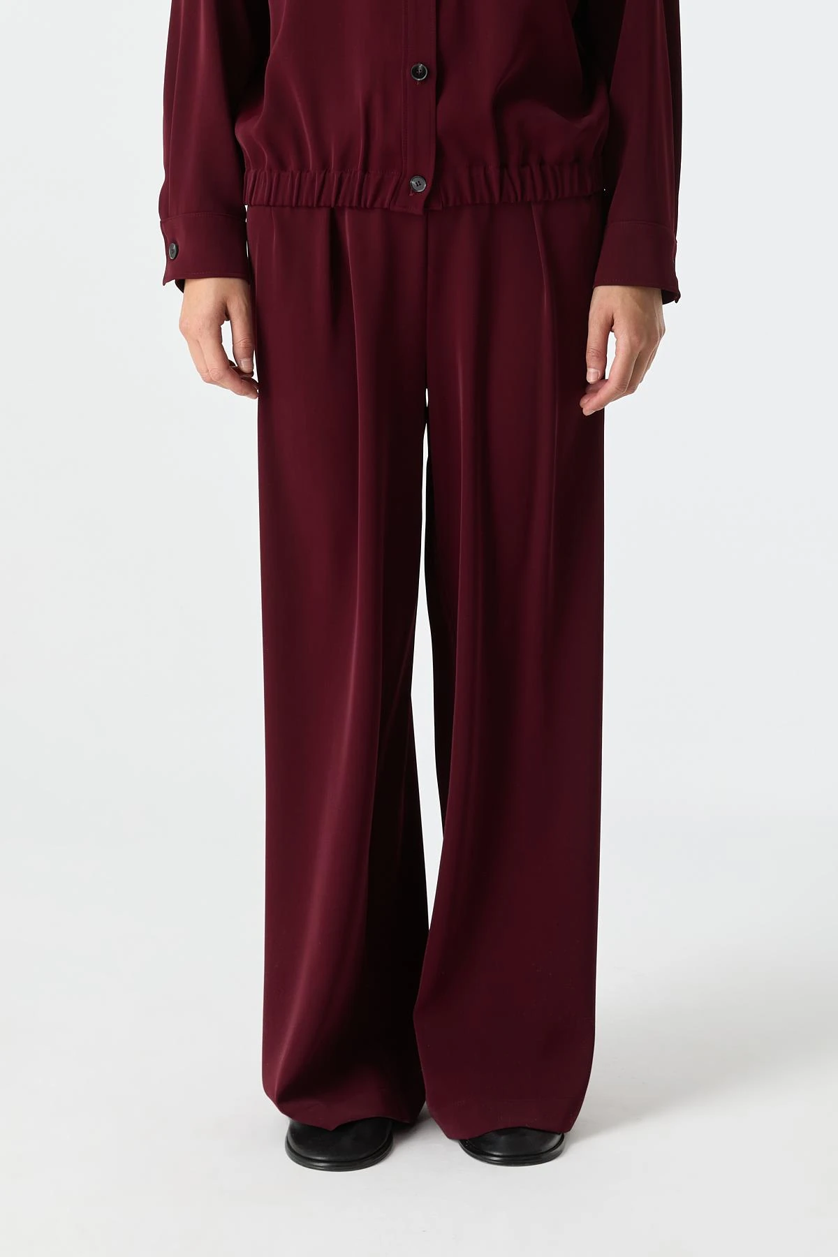 Çift Pilili Dökümlü Pantolon