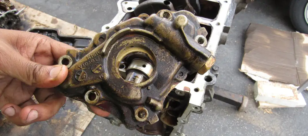 Yağ Pompası: Ne İşe Yarar, Nasıl Çalışır ve Arızası Nasıl Anlaşılır?