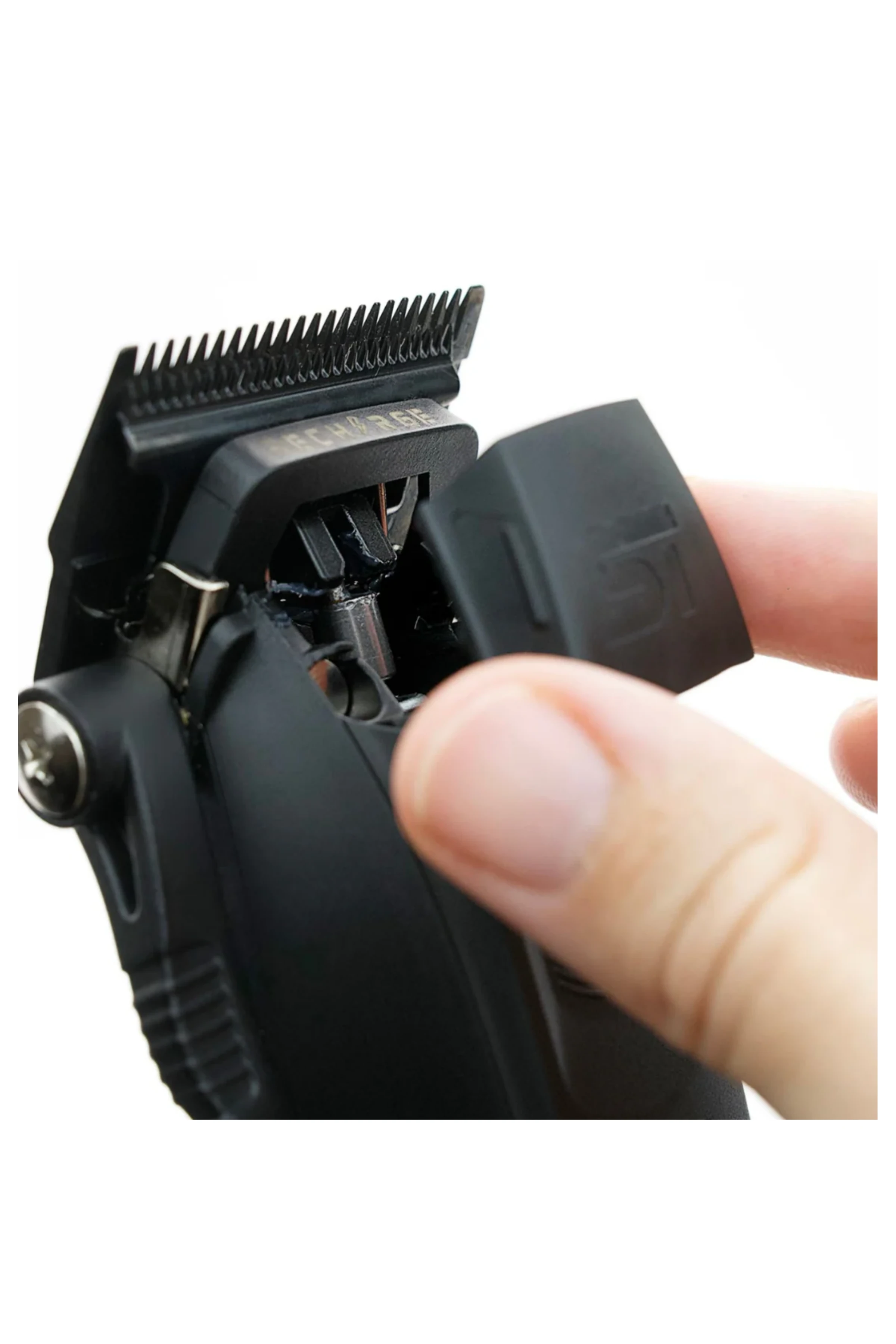 Supreme Trimmer Siyah Recharge Clipper – 7500+ RPM Motor, 3 Saatlik Pil, Çıkarılabilir Batarya