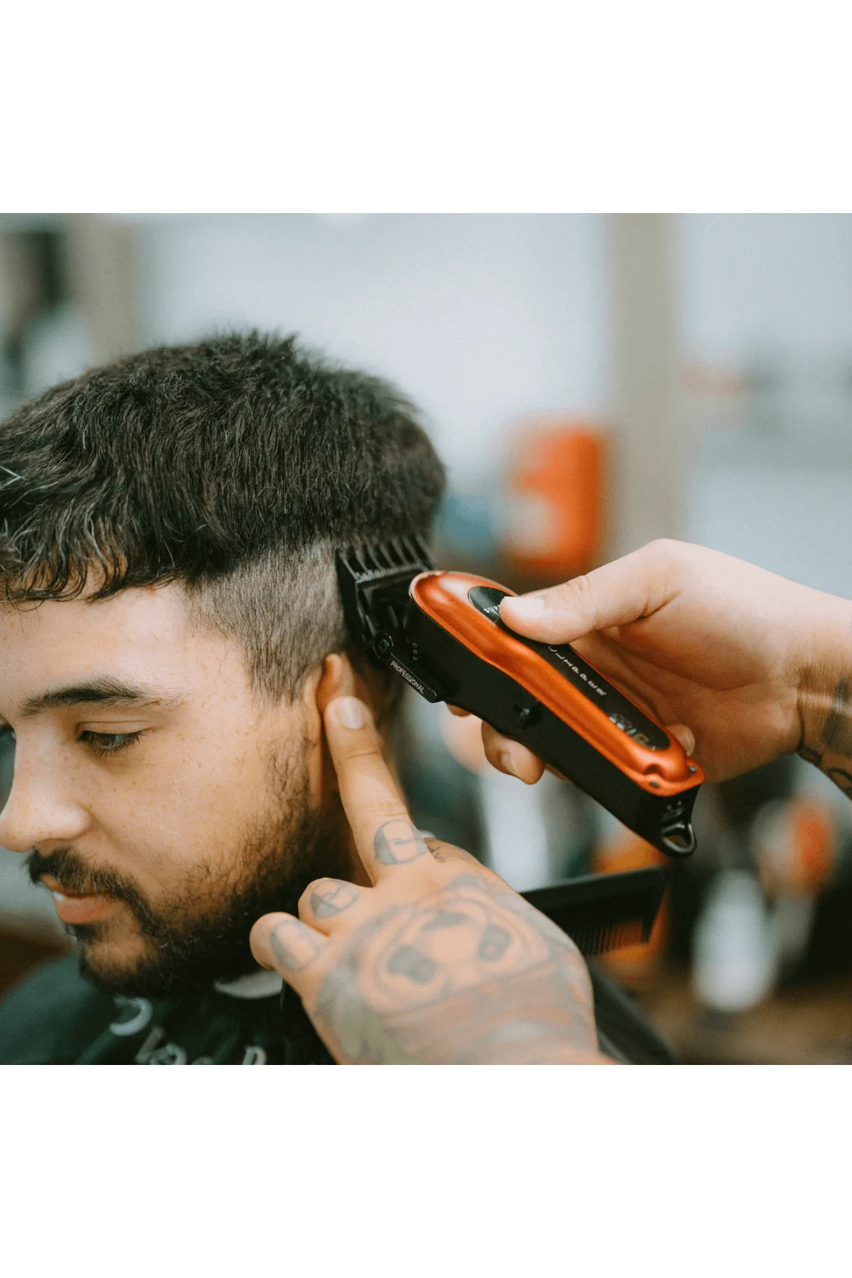 Supreme Trimmer Pro Clipper – 6800 RPM Motor, 5 Saat Pil, LCD Ekranlı, 10 Manyetik Taraklı