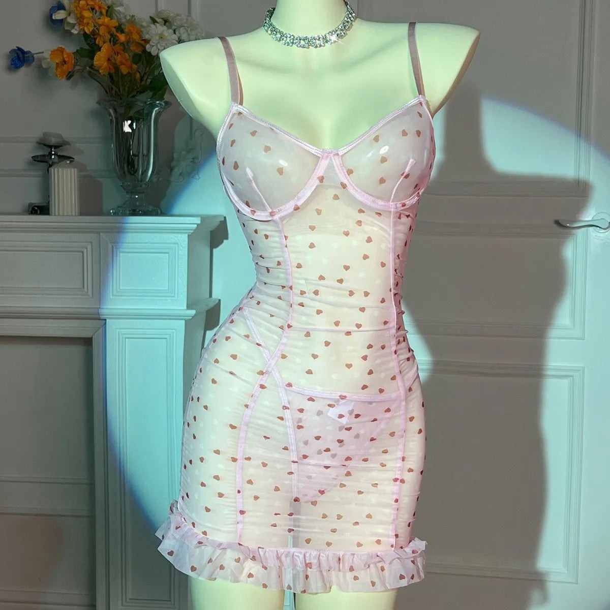 Kalp Desenli Pembe Babydoll Gecelik | Transparan, Fırfır Detaylı, Vücuda Oturan Şık Mini Gecelik
