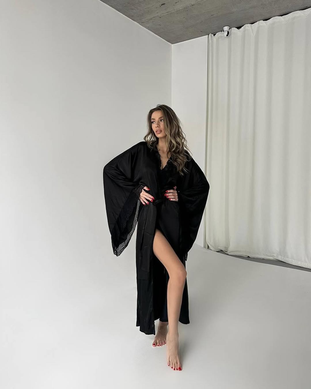 Velvet Flame– Saten Dantel Detaylı Sabahlık