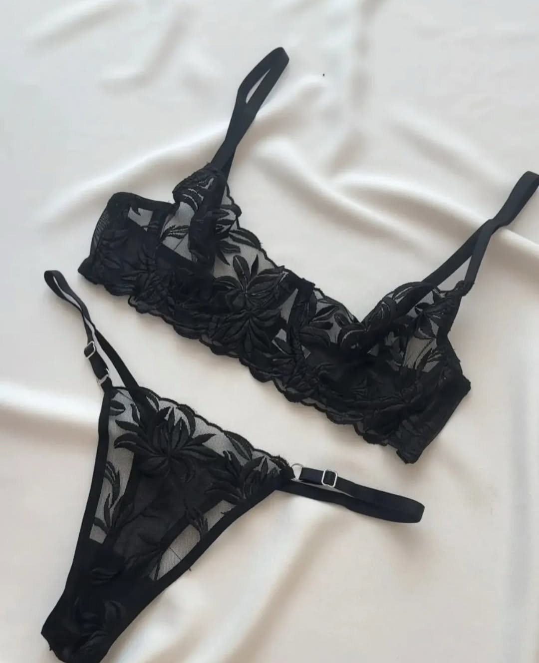 Flora Charm Dantel Bralet & Tanga Seti