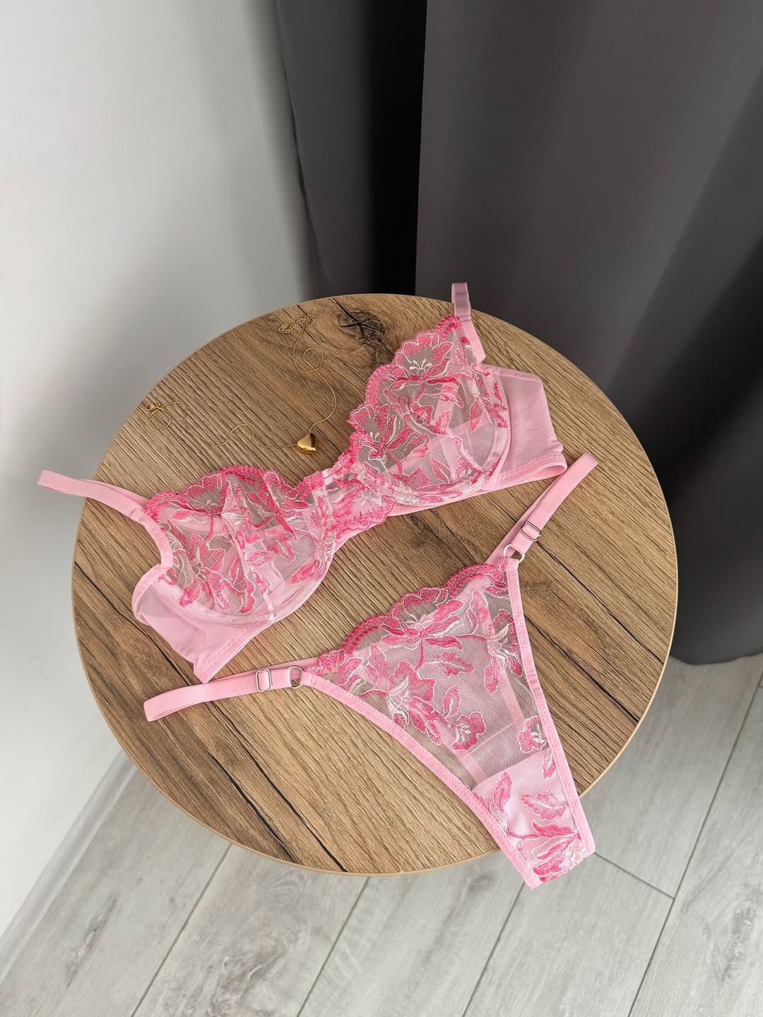 Pembe Düş Nakışlı Lingerie Seti