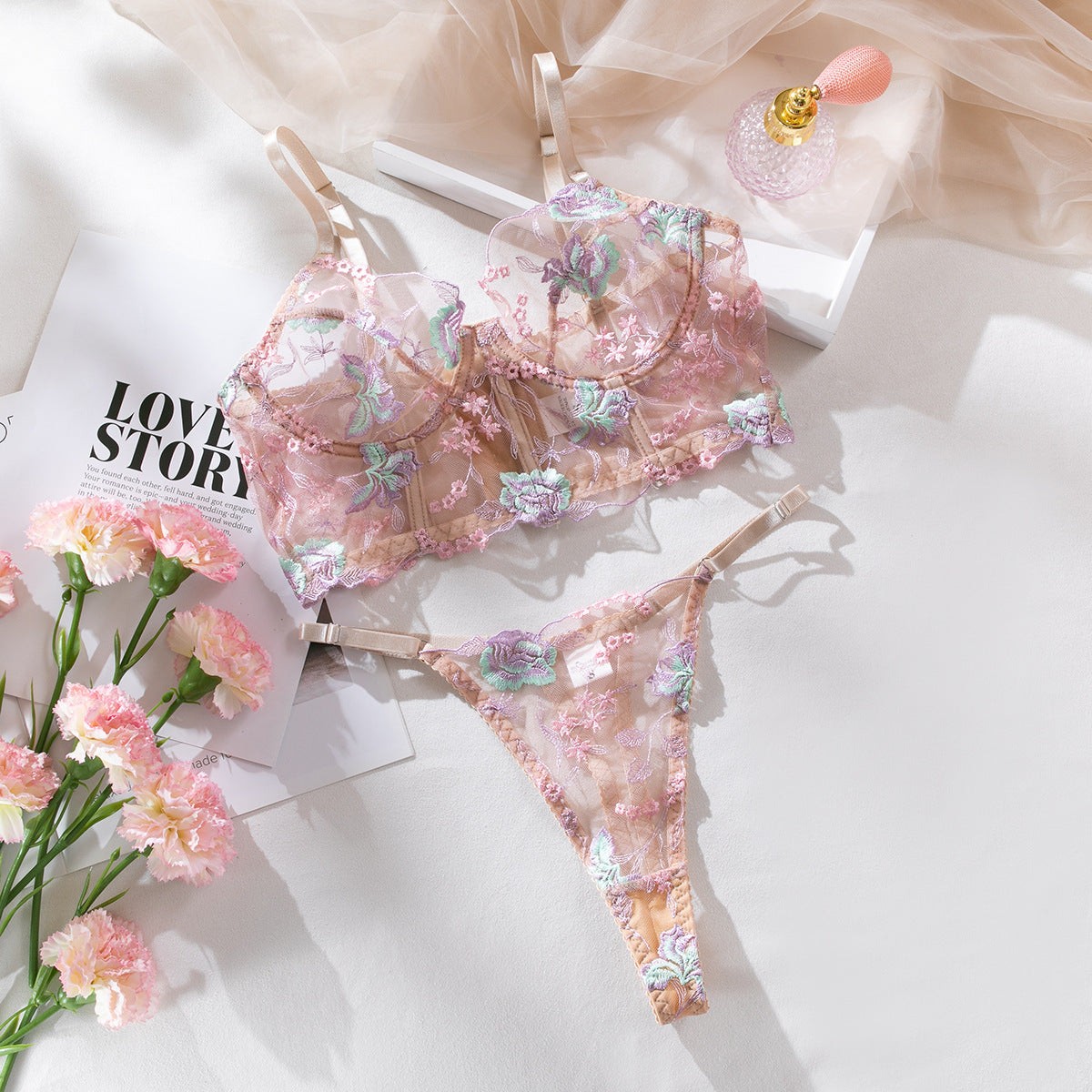 Çiçek İşlemeli 2’li Bra Set | Transparan Dantel Sütyen ve String Külot 
