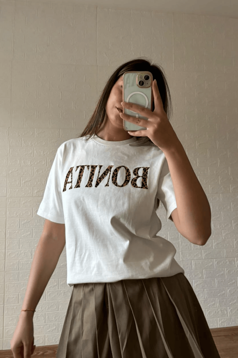 Yazı Detaylı Beyaz Tişört | Şevval Tekin Butik