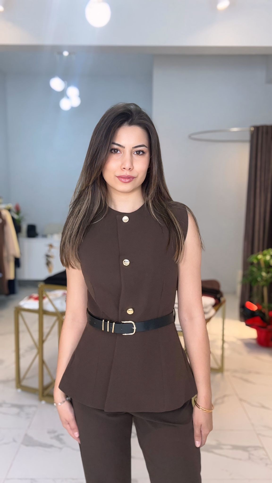 kahve gold düğmeli kemerli takım 