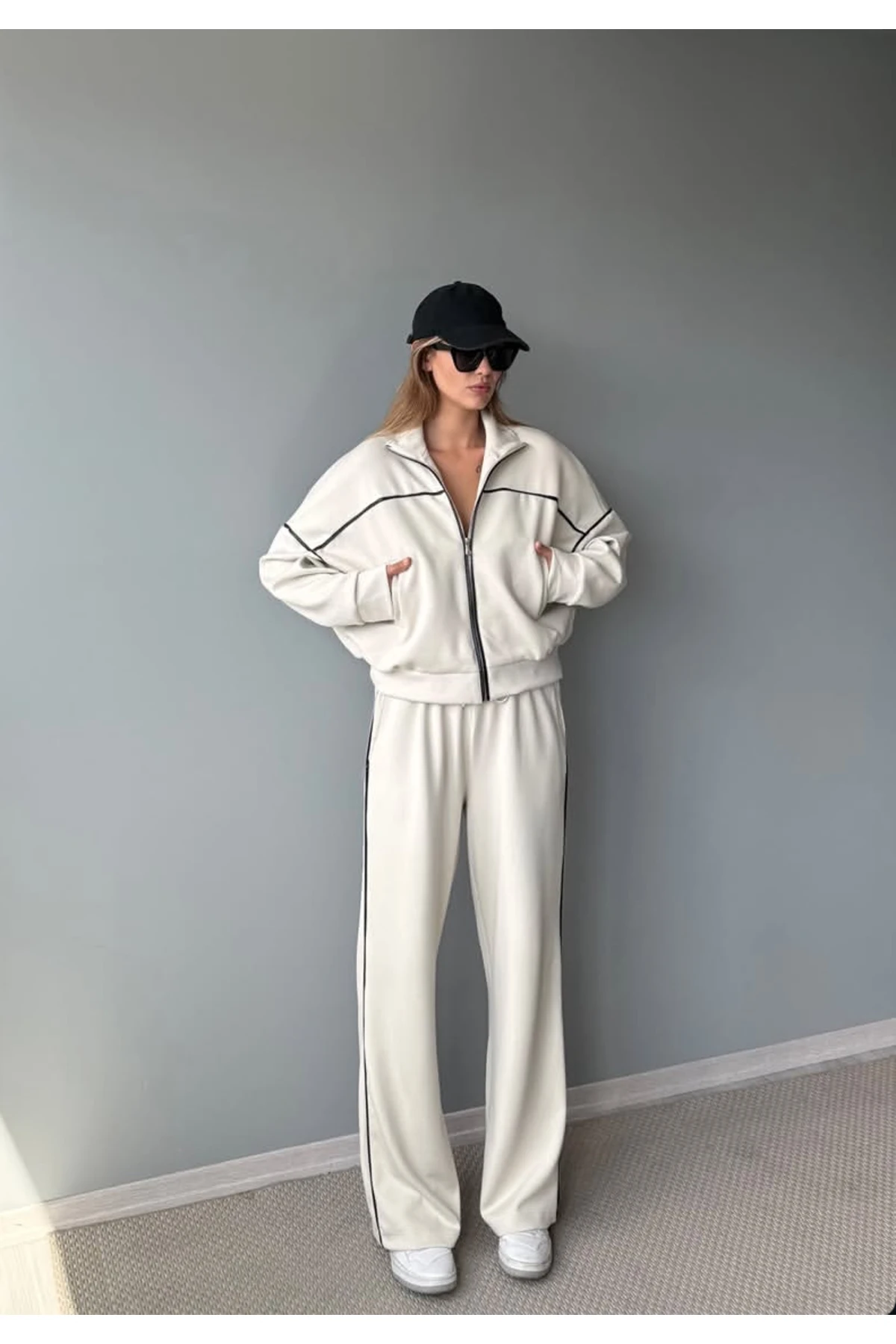 Kadın Biye Detaylı Bel Lastikli Geniş Paça Eşofman Takımı