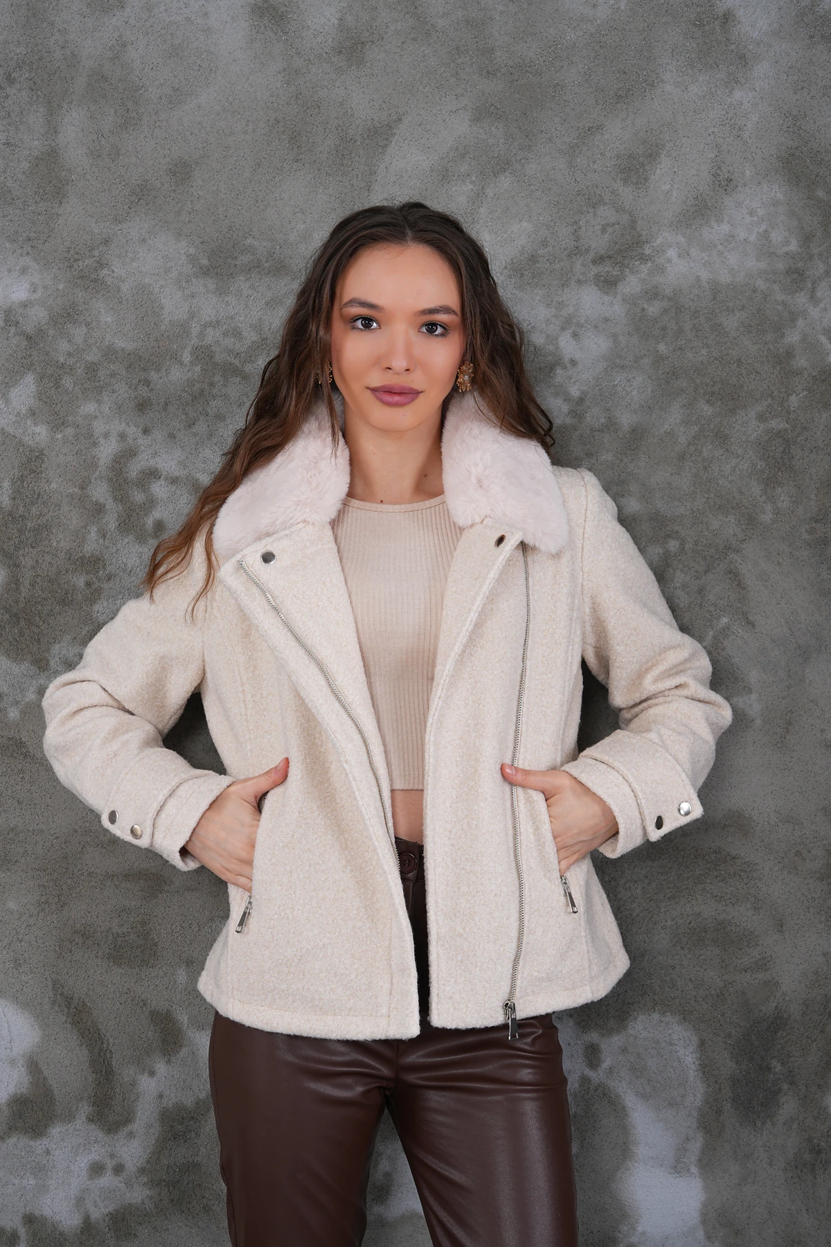 Kadın Kaşe Ceket Peluş Yaka Çıkarılabilir Fermuarlı Cep