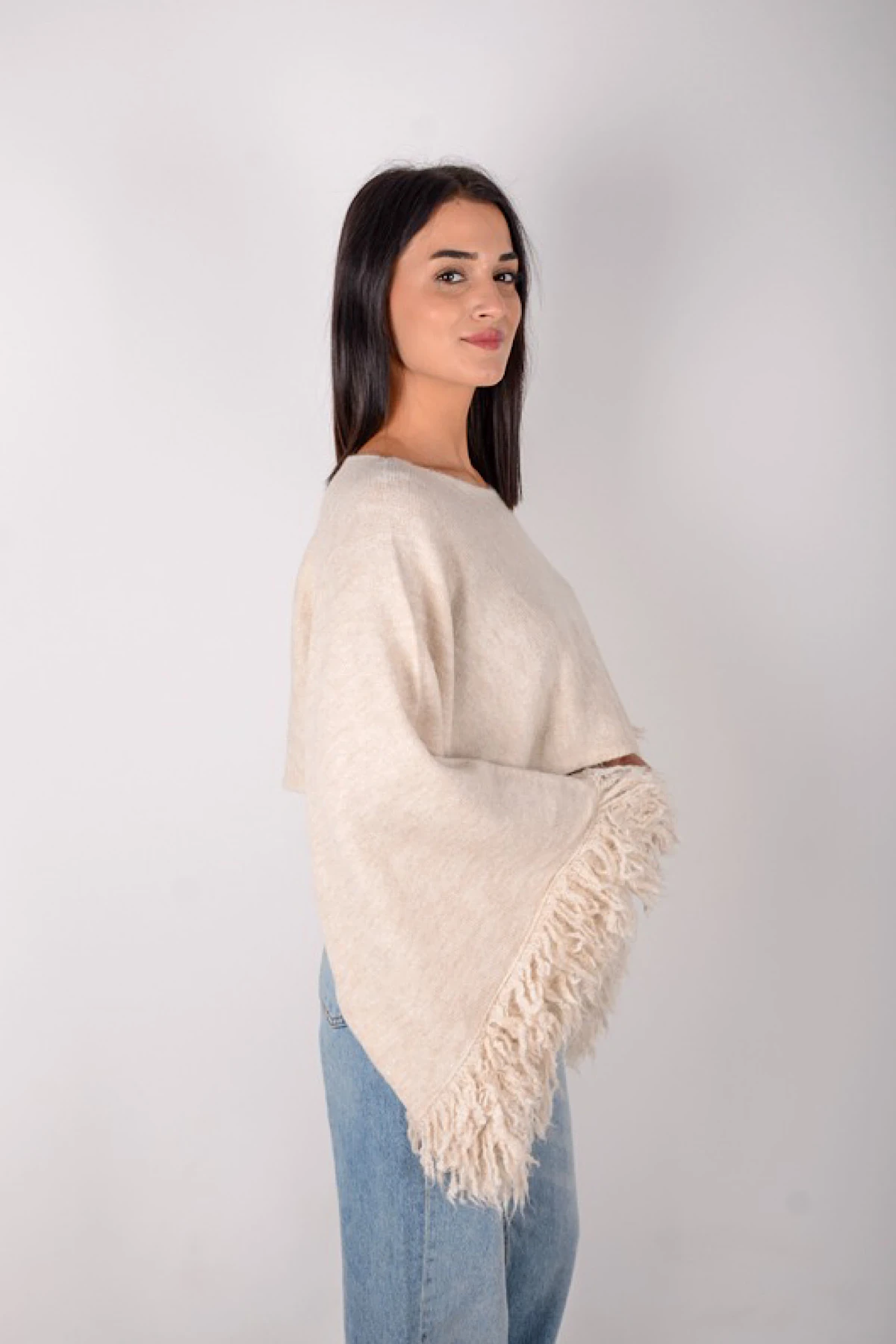 Kadın Püskül Detaylı Crop Kazak