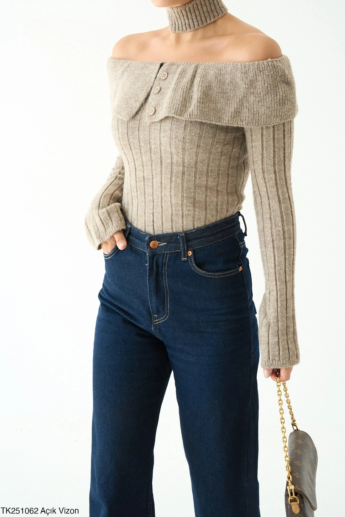 Kadın Omuz Dekolteli Boyun aksesuarlı Triko Kazak