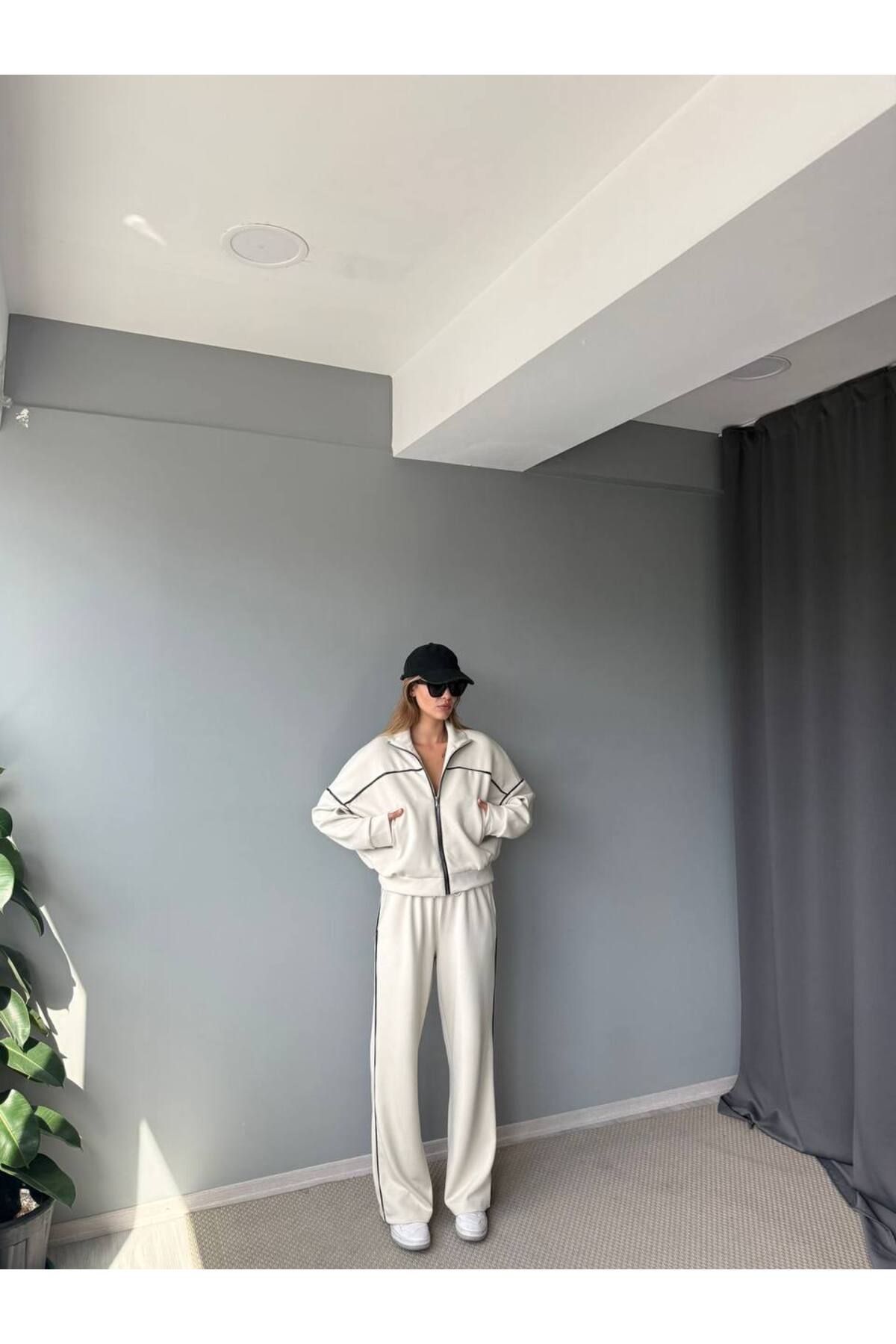 Kadın Biye Detaylı Bel Lastikli Geniş Paça Eşofman Takımı