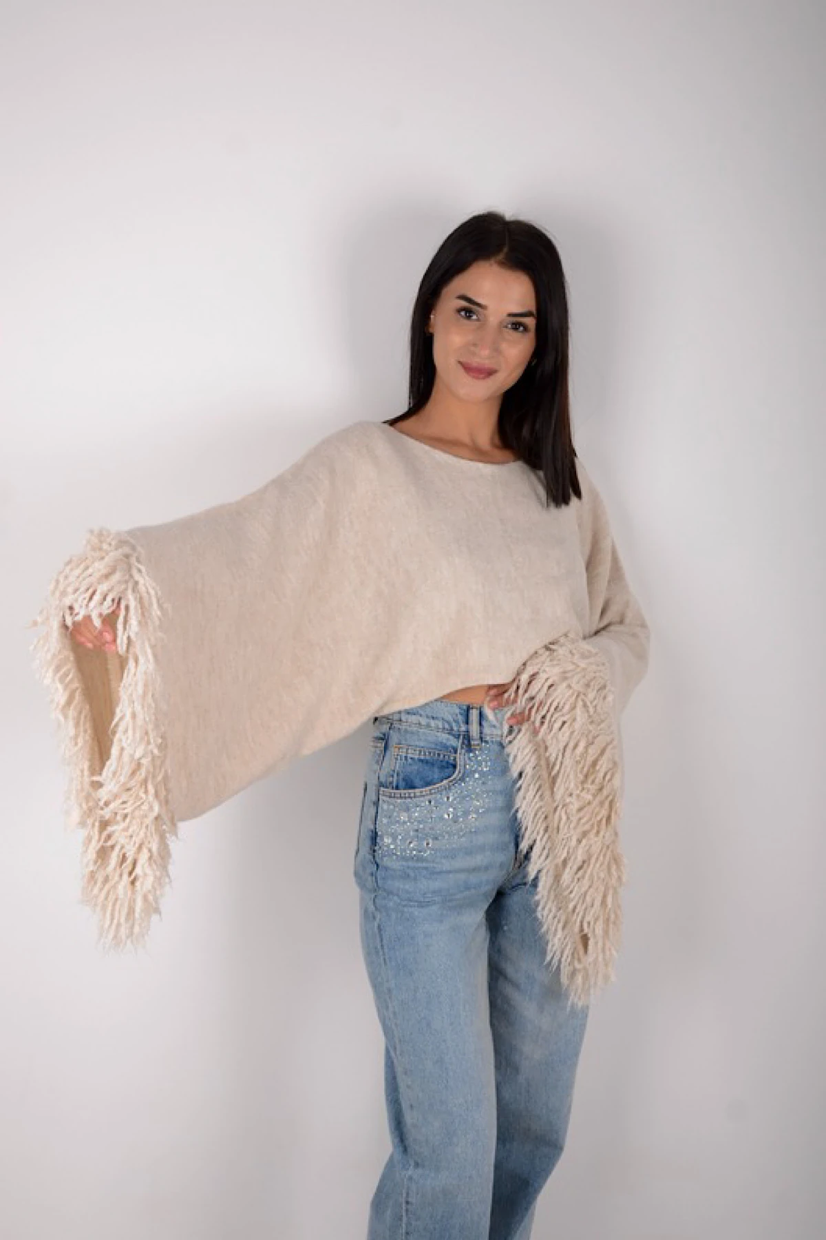 Kadın Püskül Detaylı Crop Kazak