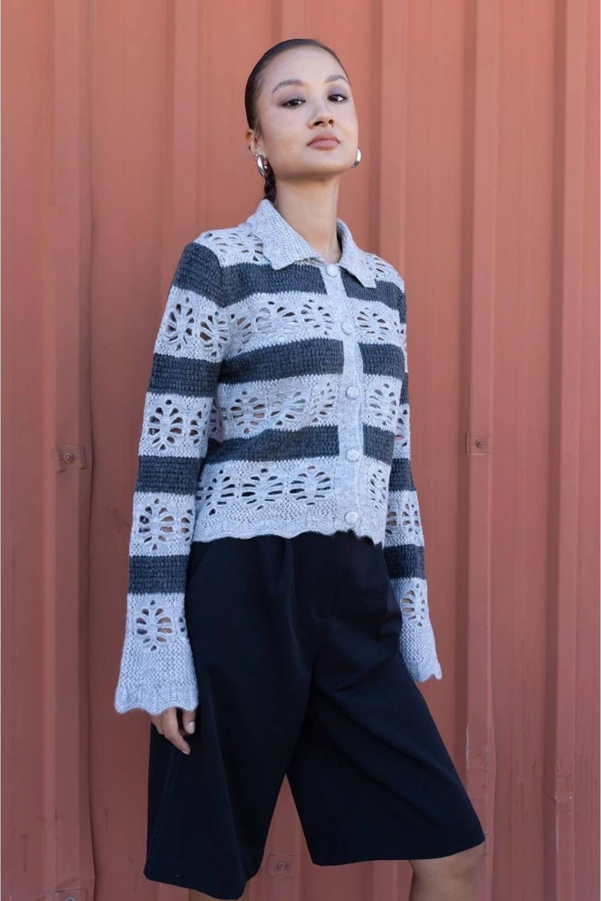 Kadın %100 Yün Çiçek Desenli Düğmeli Hırka Kazak