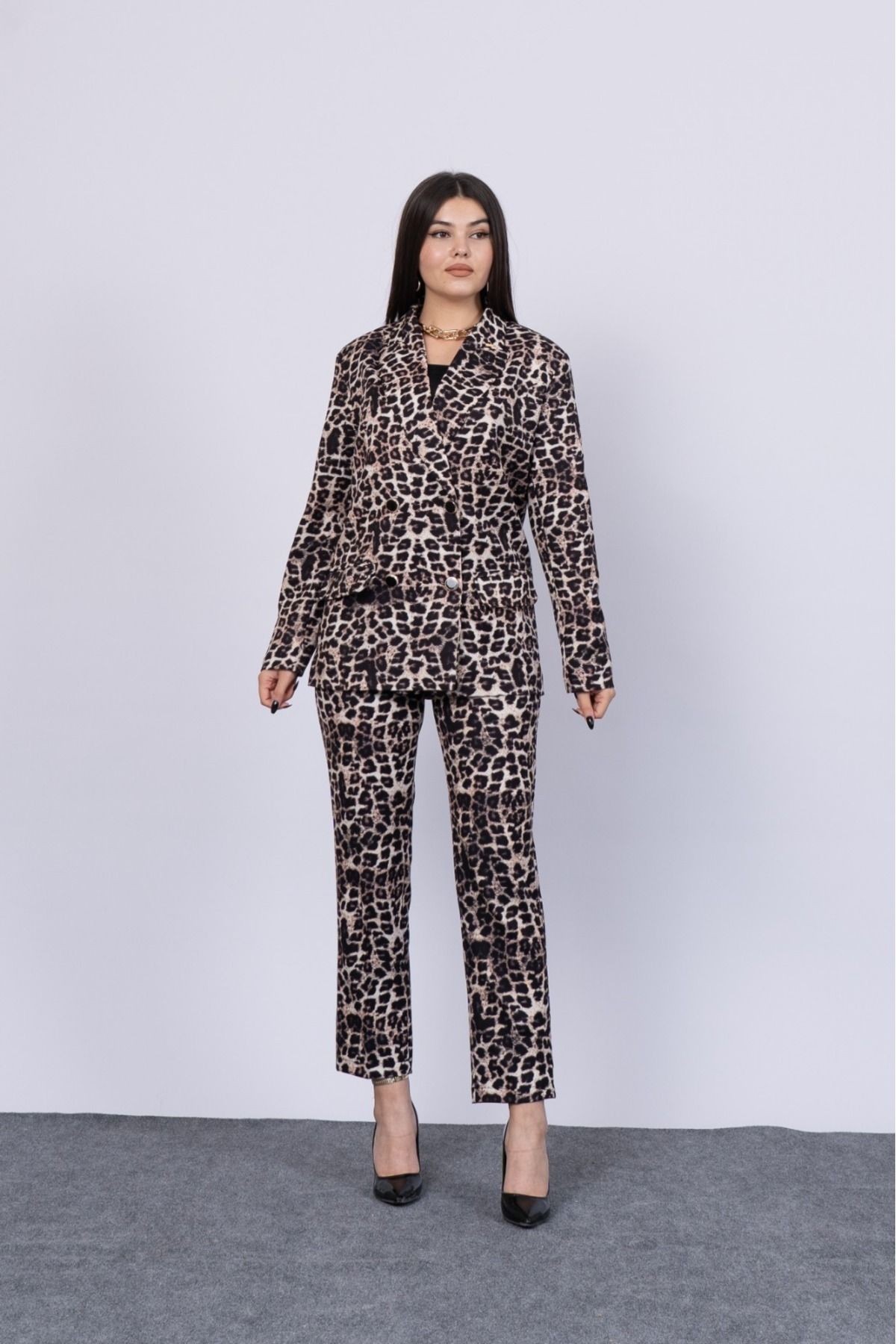 Oversize Leopar Desen Astarlı Ceket ve Kemerli Pantolon
