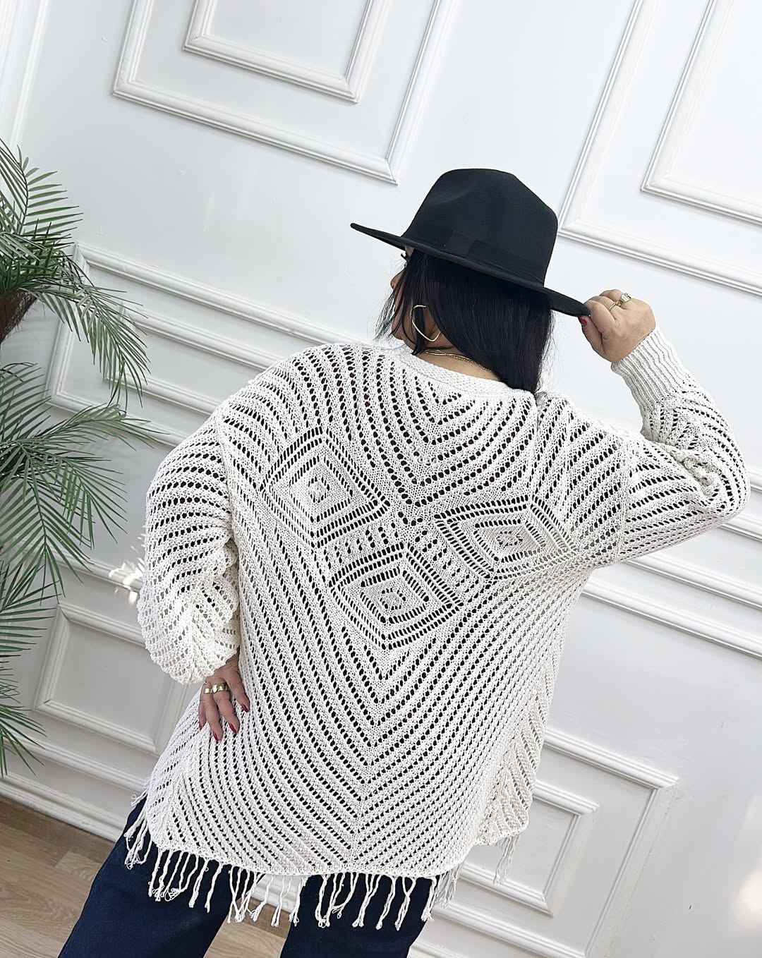 Püsküllü Örme Triko Hırka