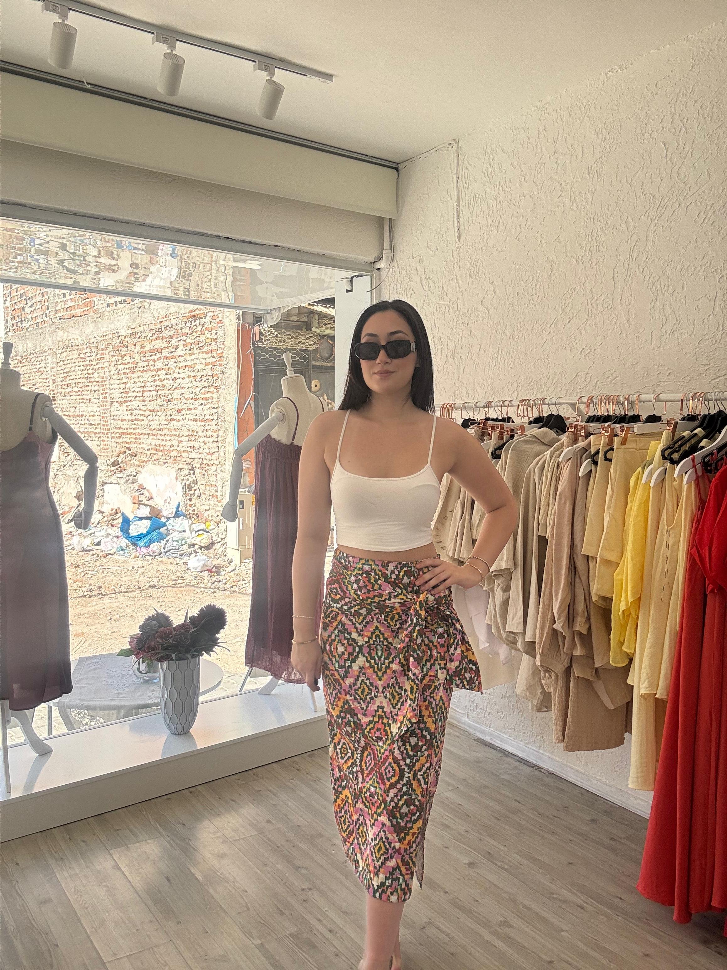 BEL KUŞAK BAĞLAMALI DESENLİ ETEK 
