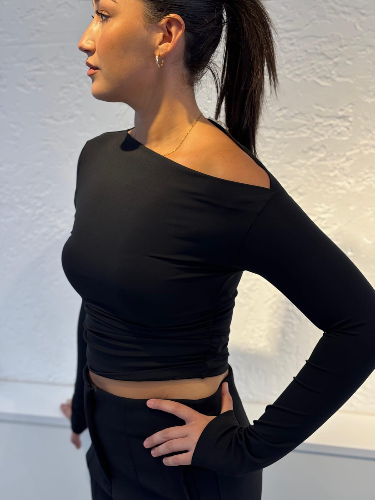 OMUZ DETAYLI SİYAH BODY