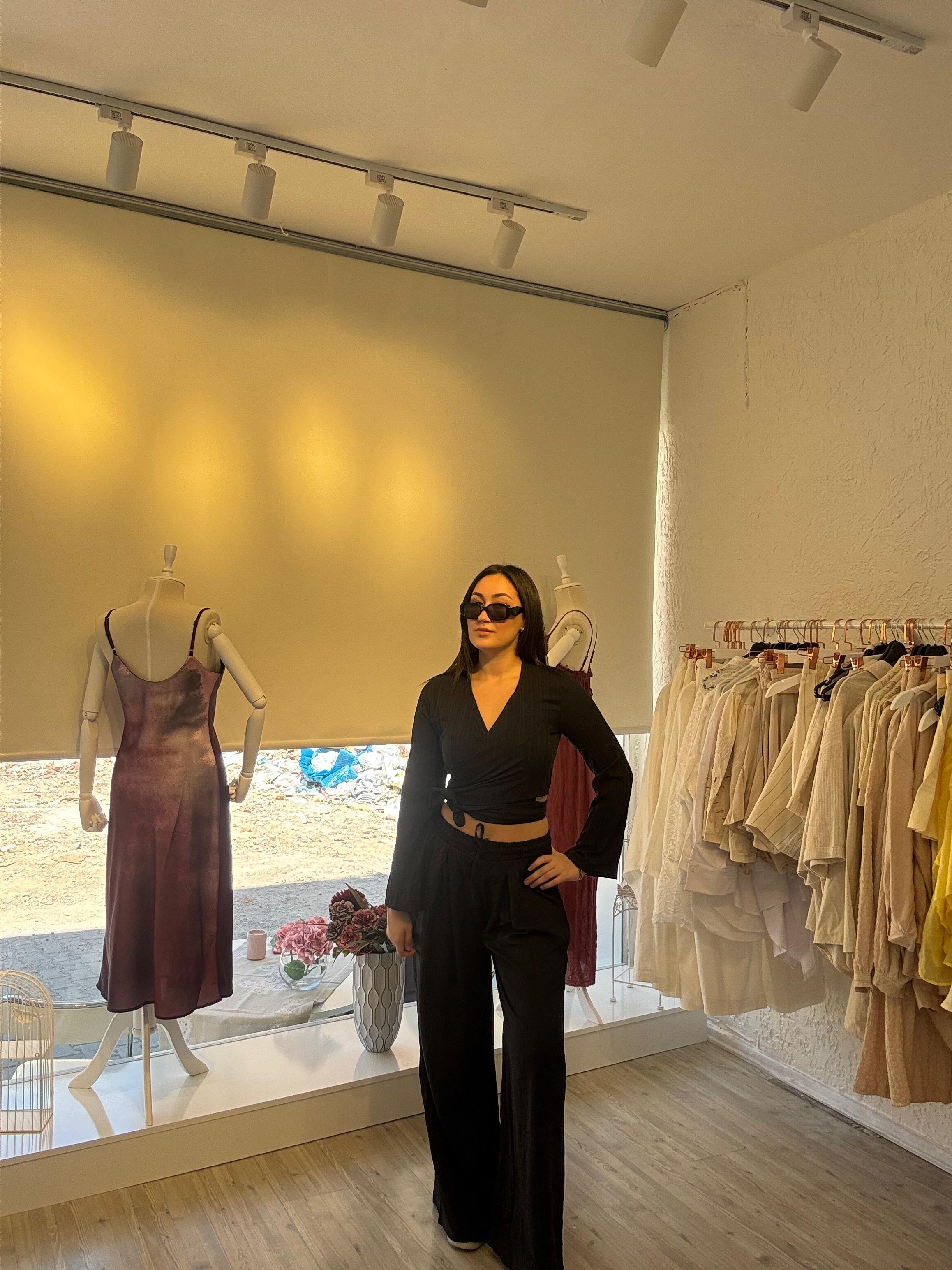 V Yaka Bağlamalı Bluz Beli Lastikli Pantolon Takım 
