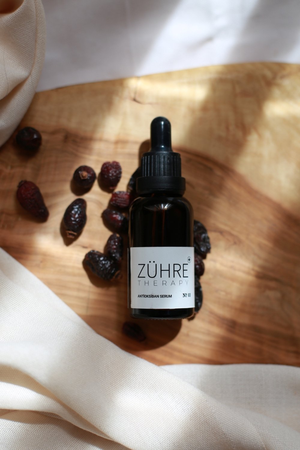 Antioksidan Serum Yağ Bazlı Yüz Serumu – Doğal yağlarla formüle edilmiş, ışıltılı ve dengeli cilt bakımı