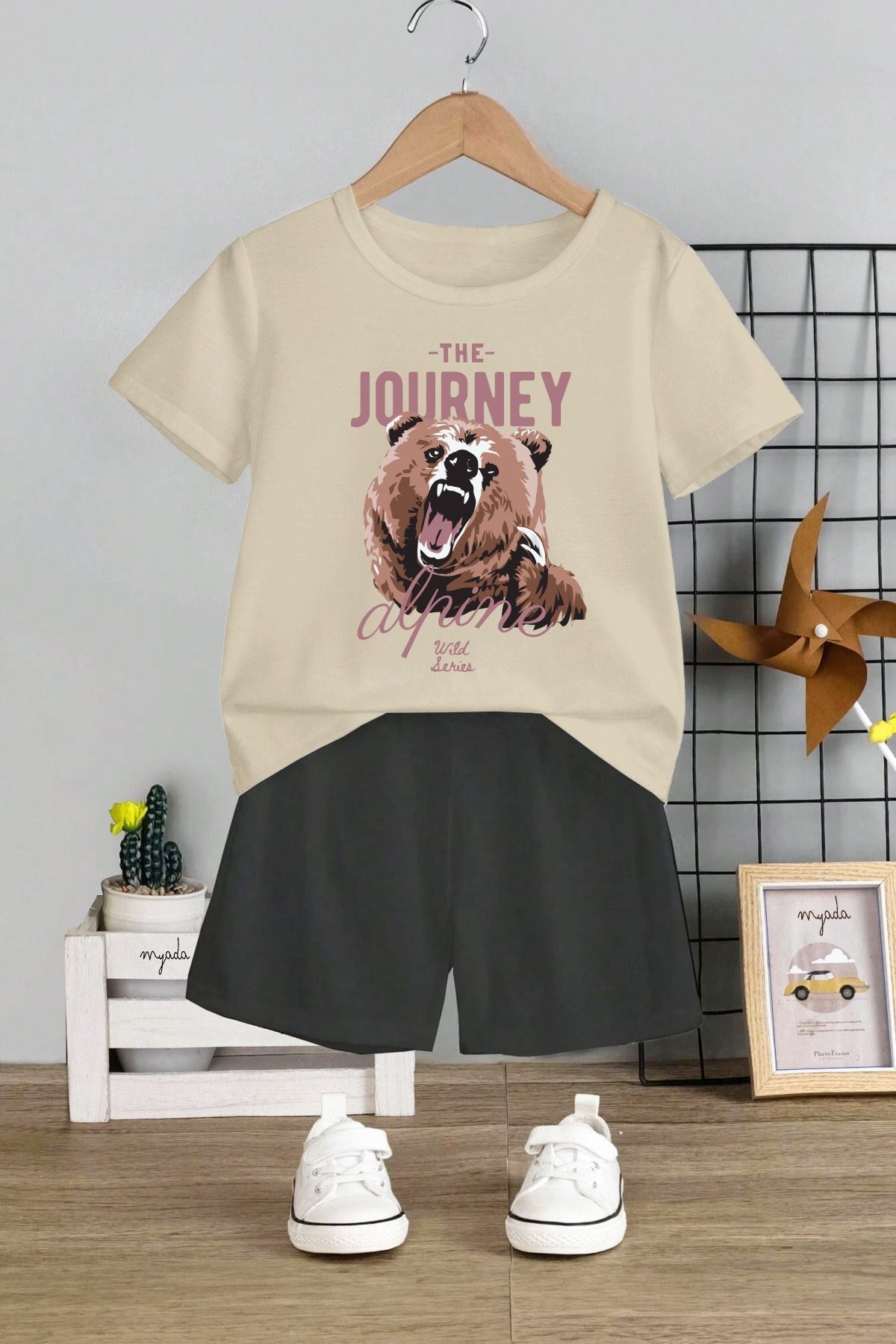Çocuk Takım Bisiklet Yaka Lastikli Şortlu The Journey Yazılı Wild Bear Baskılı 2'li Takım 12688