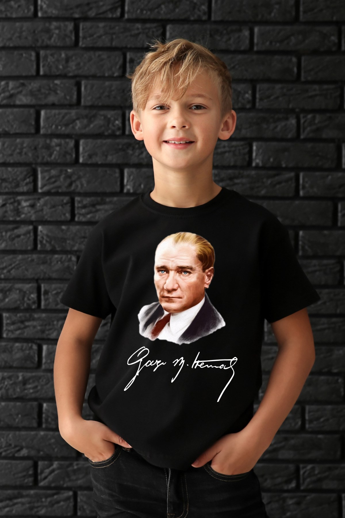 Atatürk Desenli Dijital İmzalı Siyah Basic T-Shirt