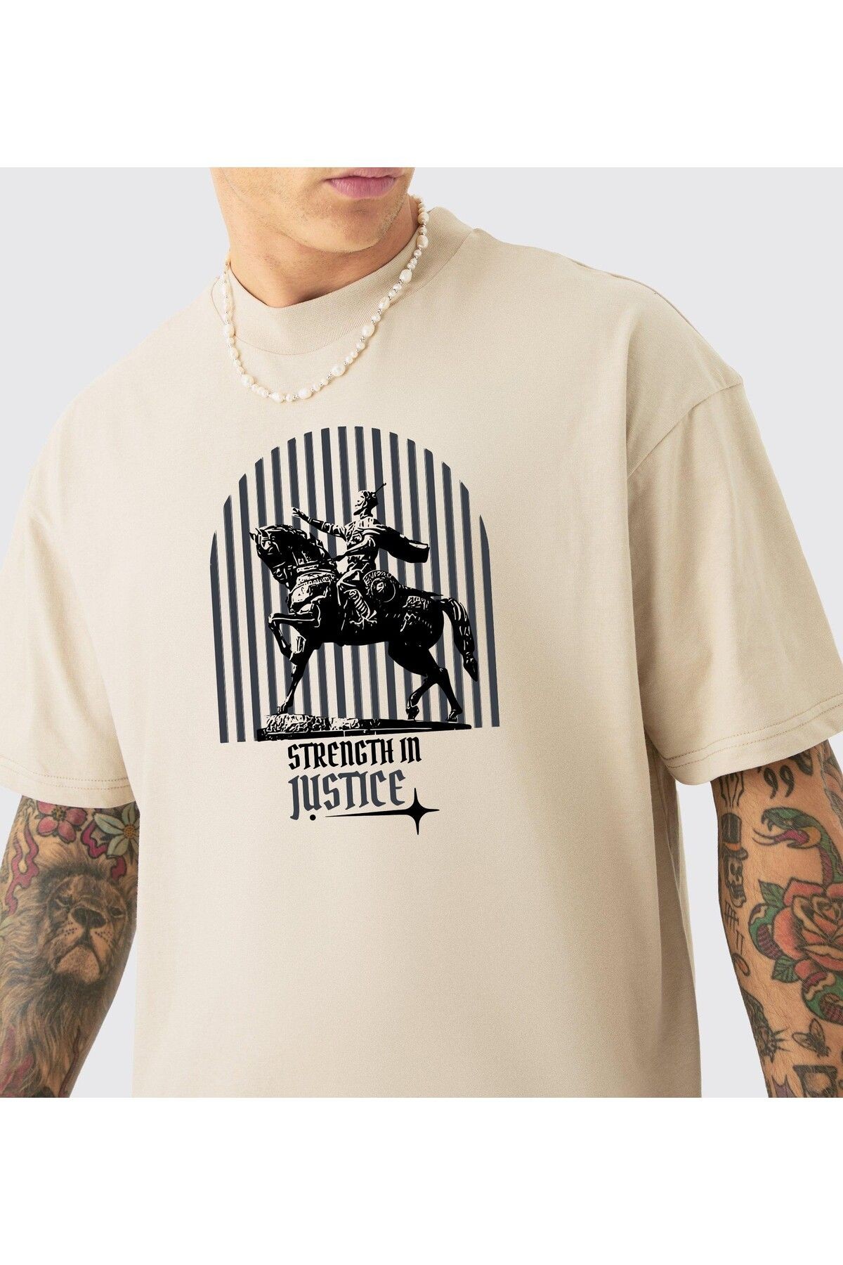 VEK Oversize T-shirt Strength in Justice AMIR TEMUR