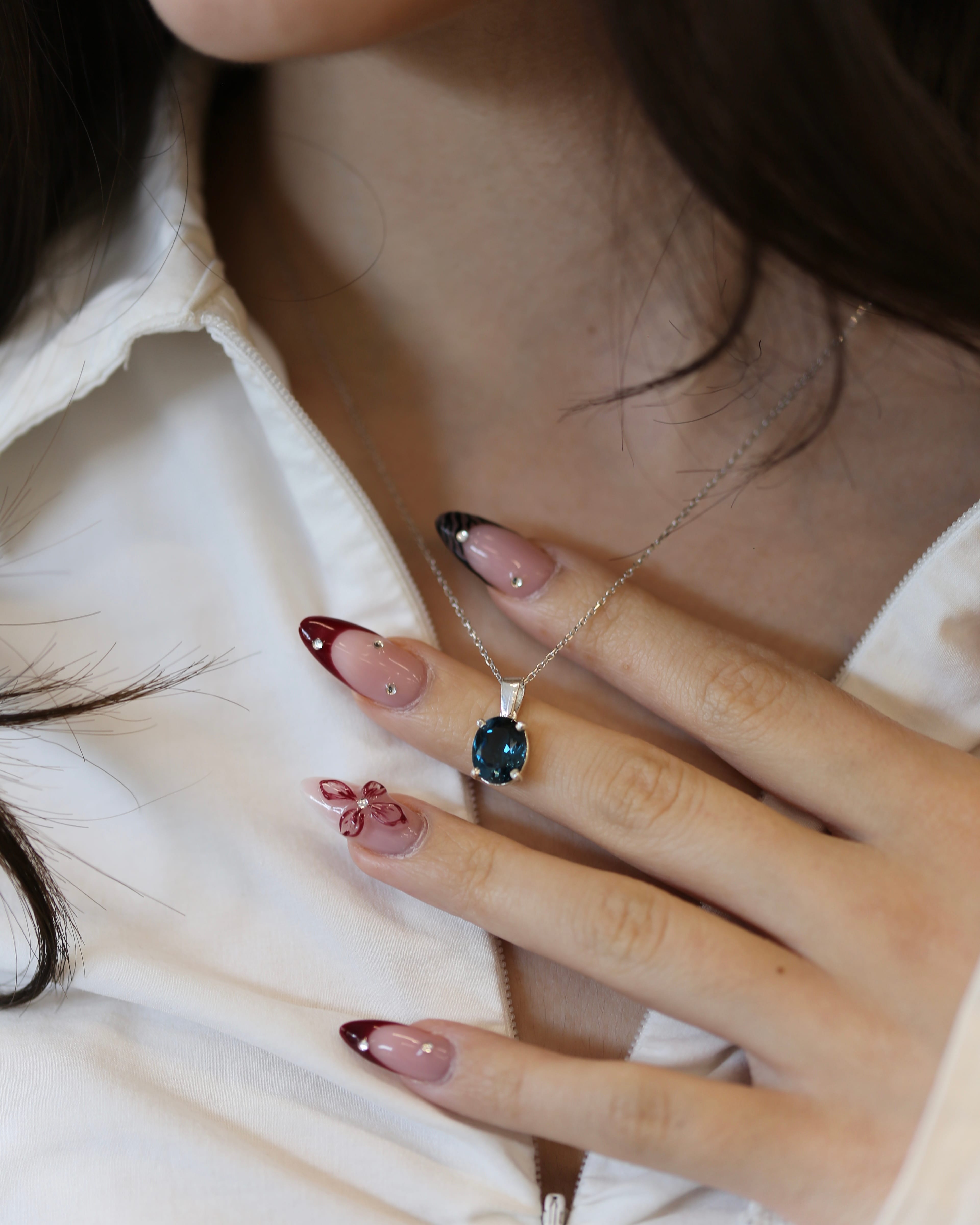 Oval London Blue Topaz Gümüş Kolye