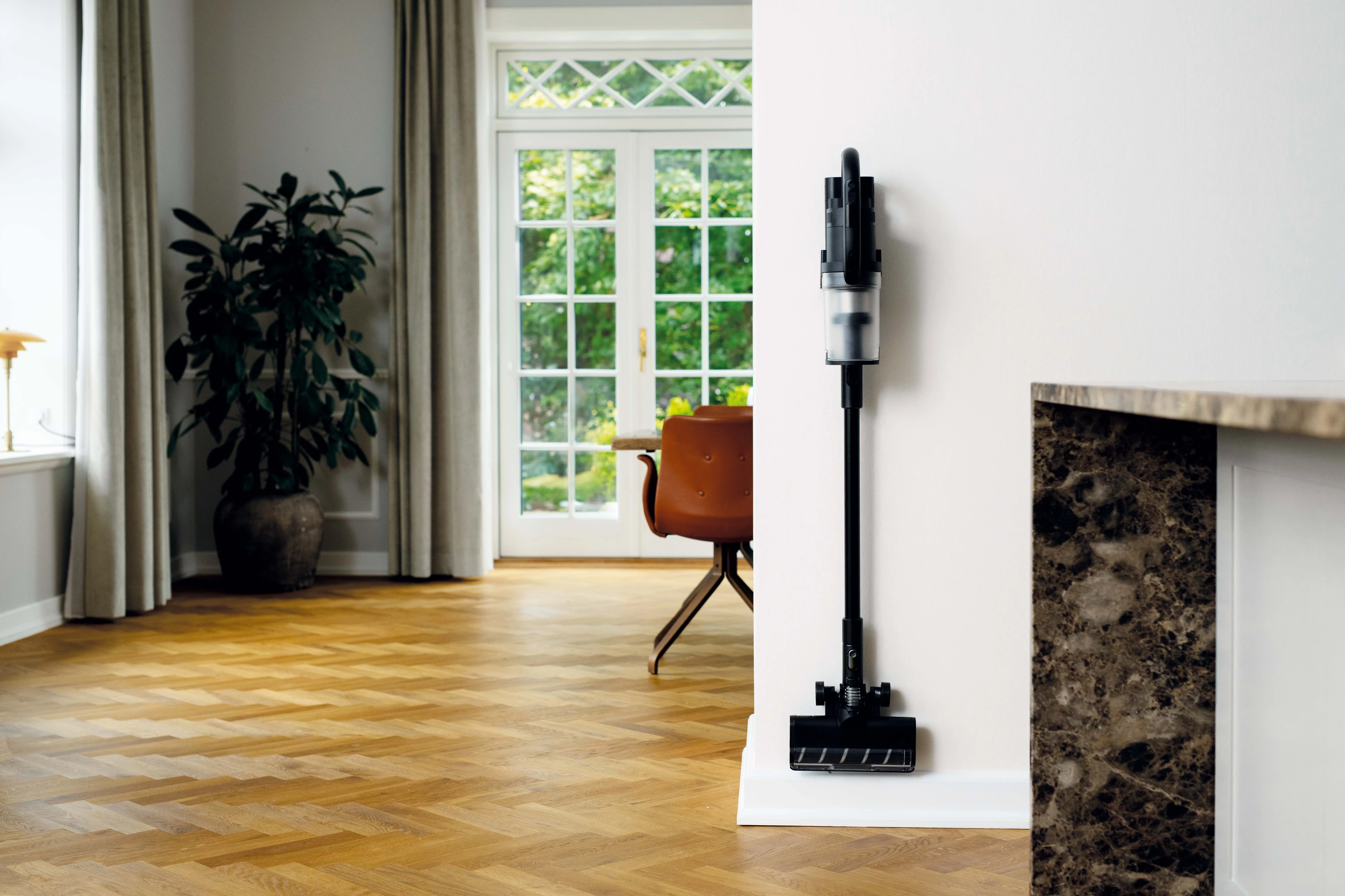 NILFISK S1 PET CARE PLUS - HEPA 14 FİLTRELİ DİKEY ŞARJLI SÜPÜRGE