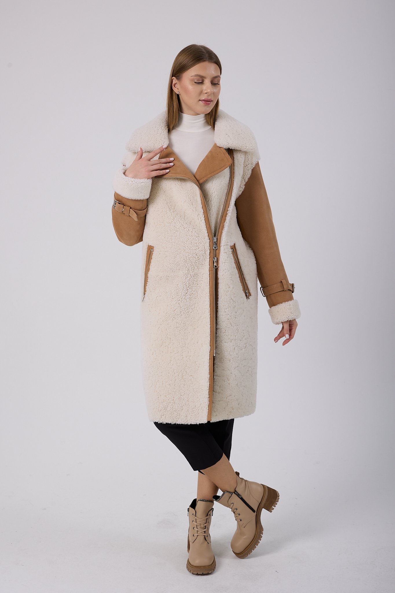 Vicuna Women's Lamb Fur Coat