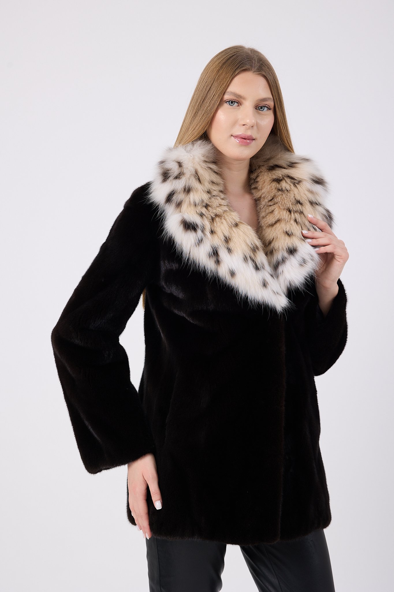 Vicuna Women's Mink Coat with Lynx Trimming