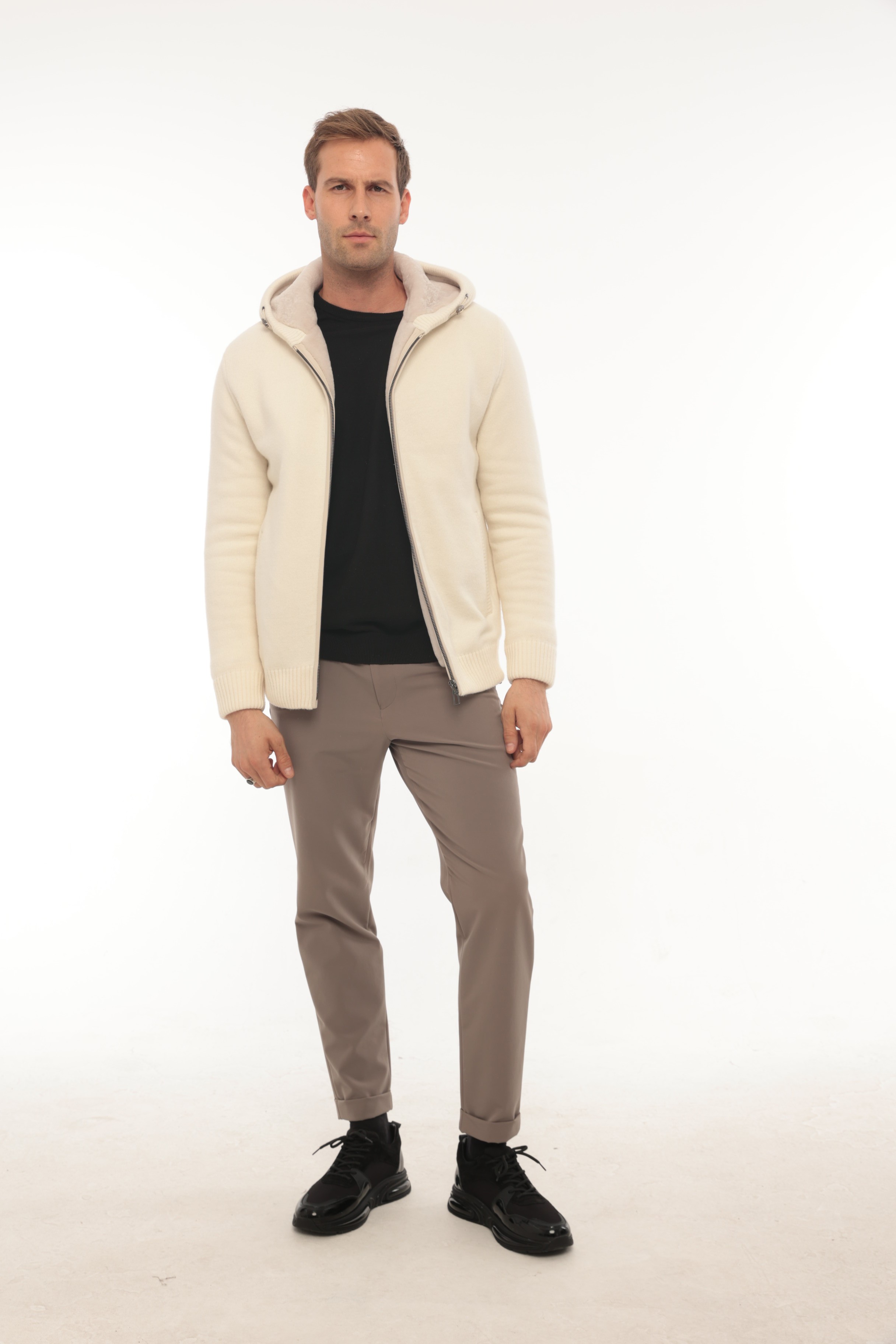 Vicuna Men's Knit Jacket With Fur Trimming